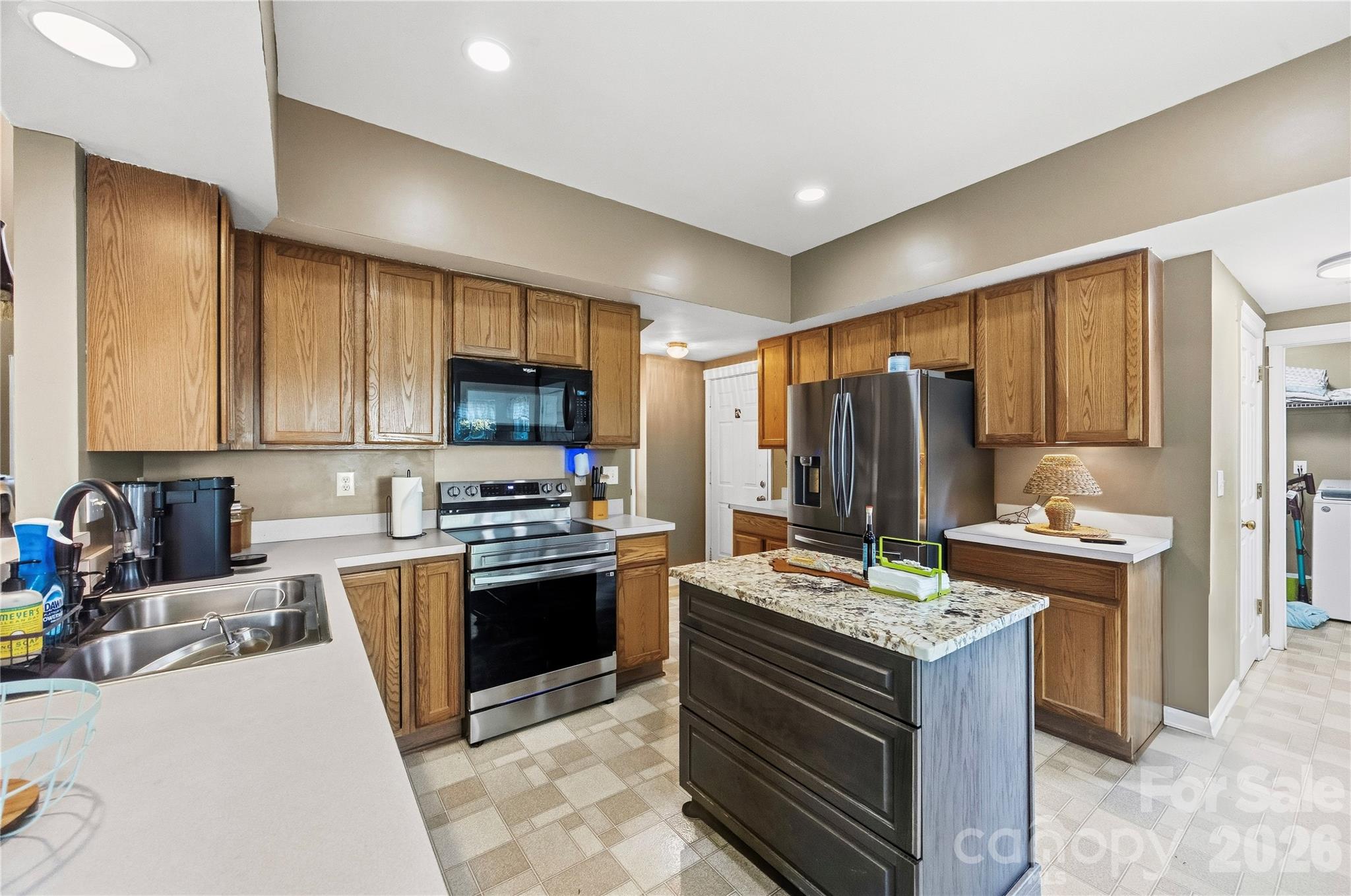 7541 Sparkleberry Drive Property Photo 10