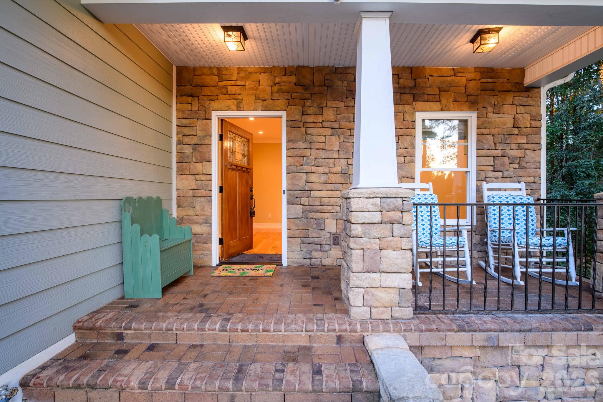 5596 Bridgewater Drive Property Photo 4