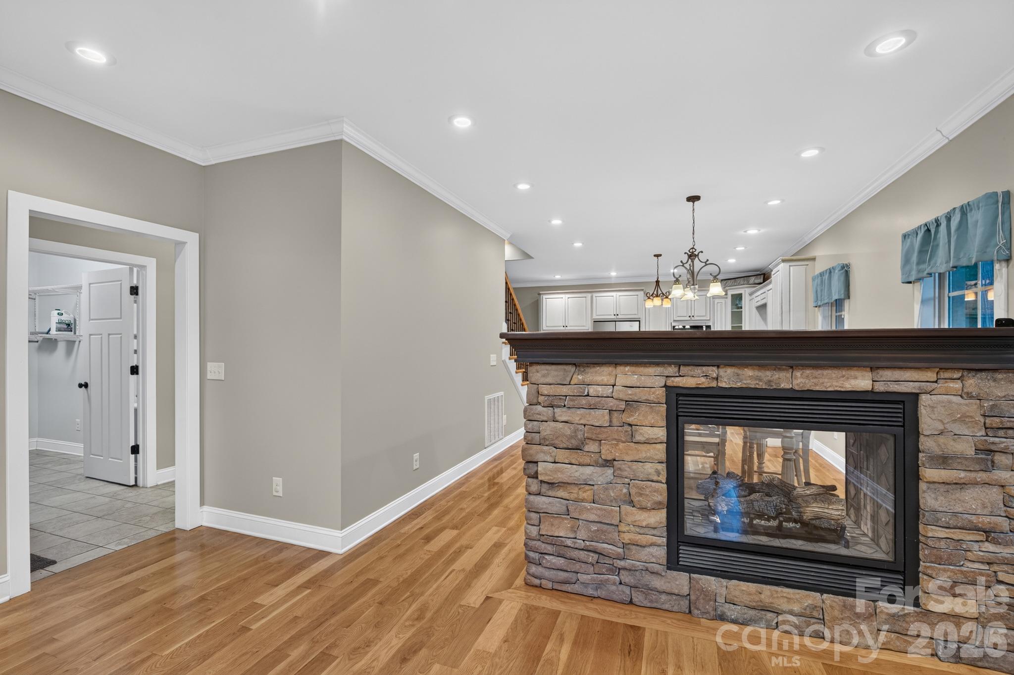 5596 Bridgewater Drive Property Photo 7