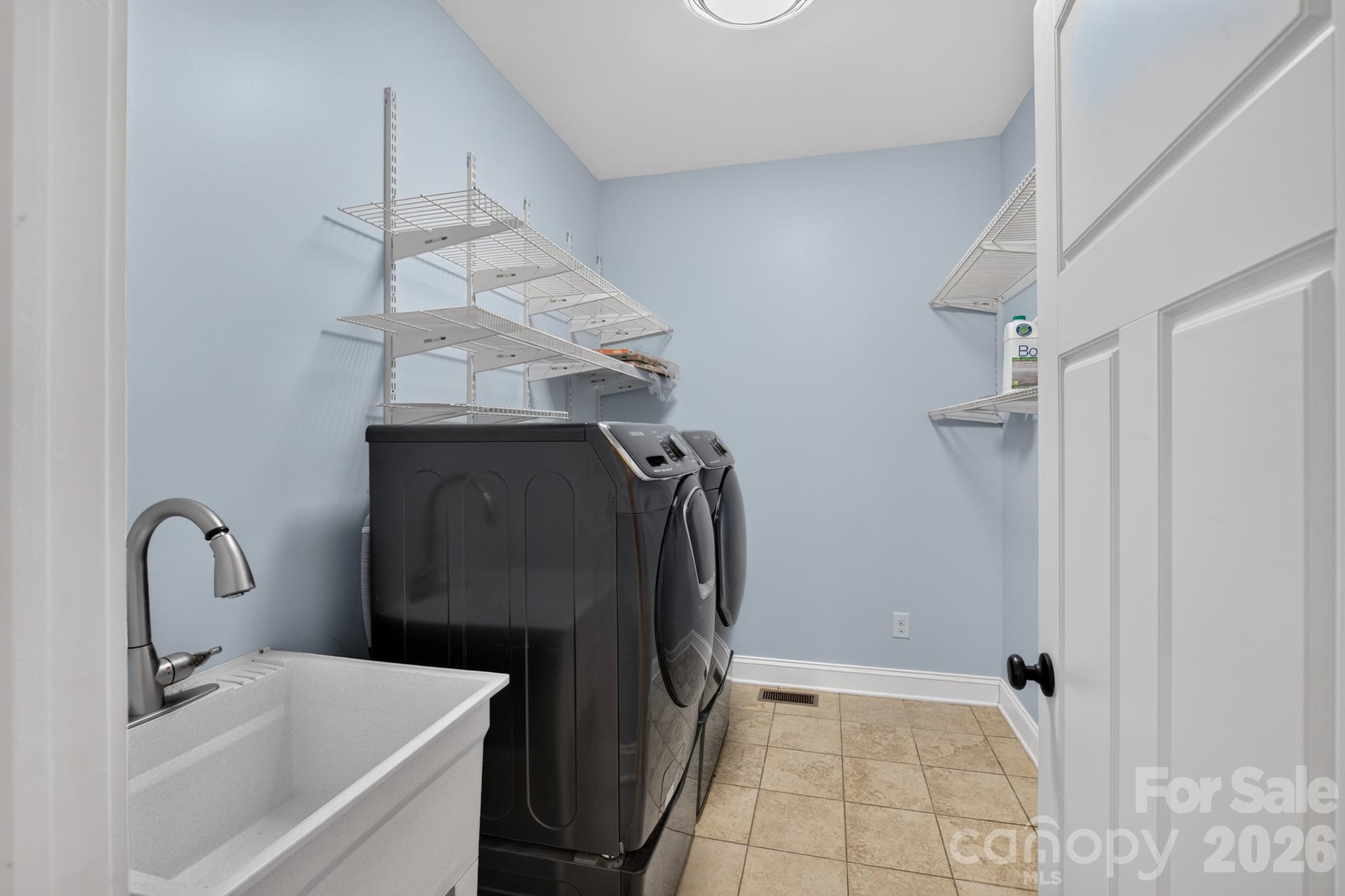 5596 Bridgewater Drive Property Photo 8