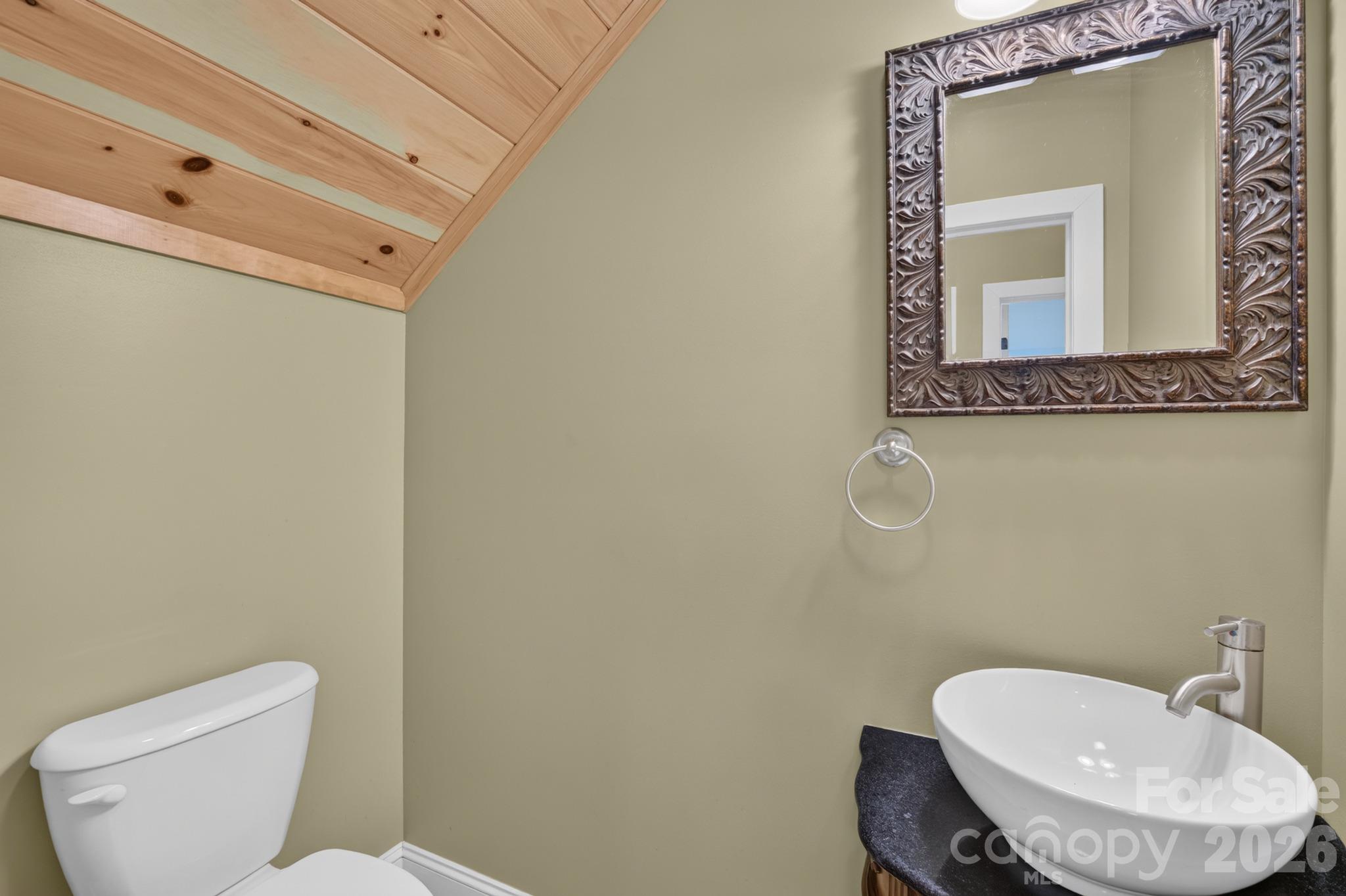 5596 Bridgewater Drive Property Photo 9