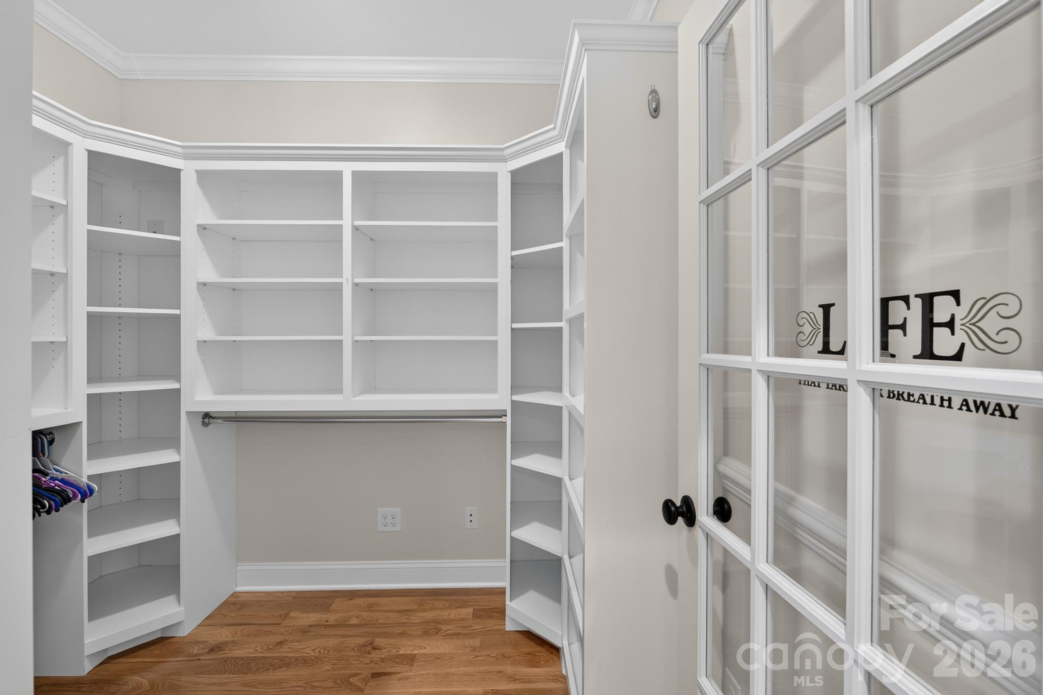 5596 Bridgewater Drive Property Photo 15