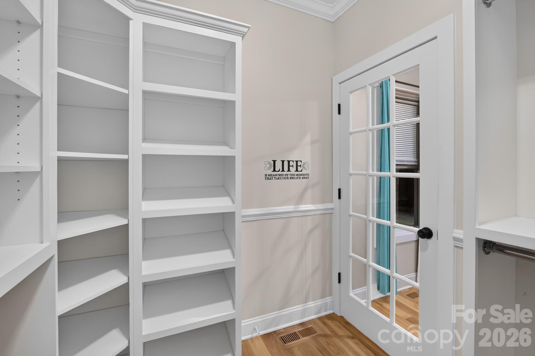 5596 Bridgewater Drive Property Photo 17