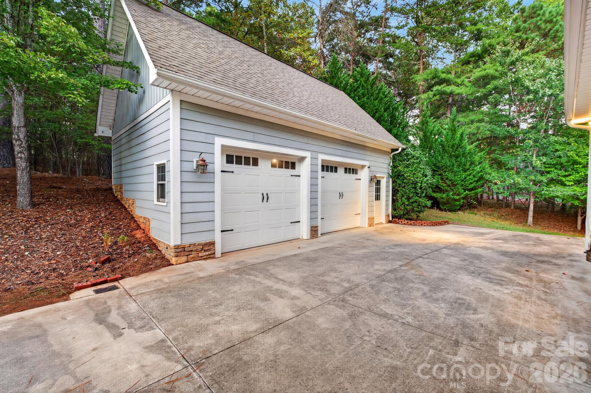 5596 Bridgewater Drive Property Photo 35
