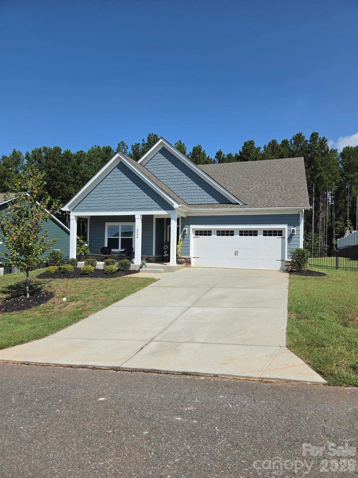 5244 Admirals Landing Property Photo 1