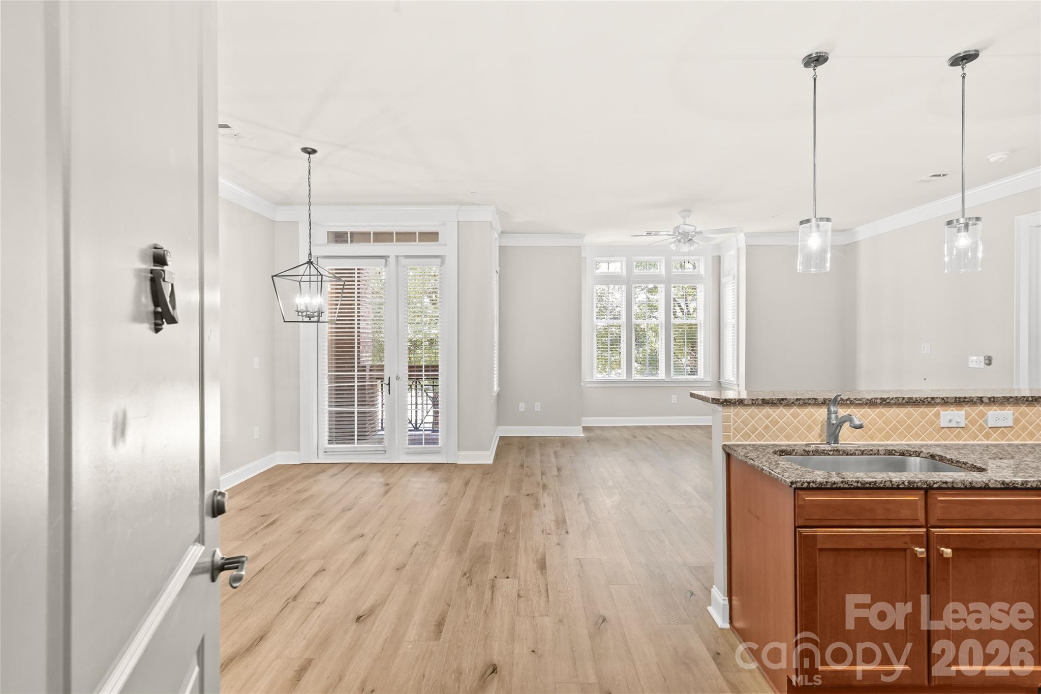 2810 Selwyn Avenue 209 Property Photo 4