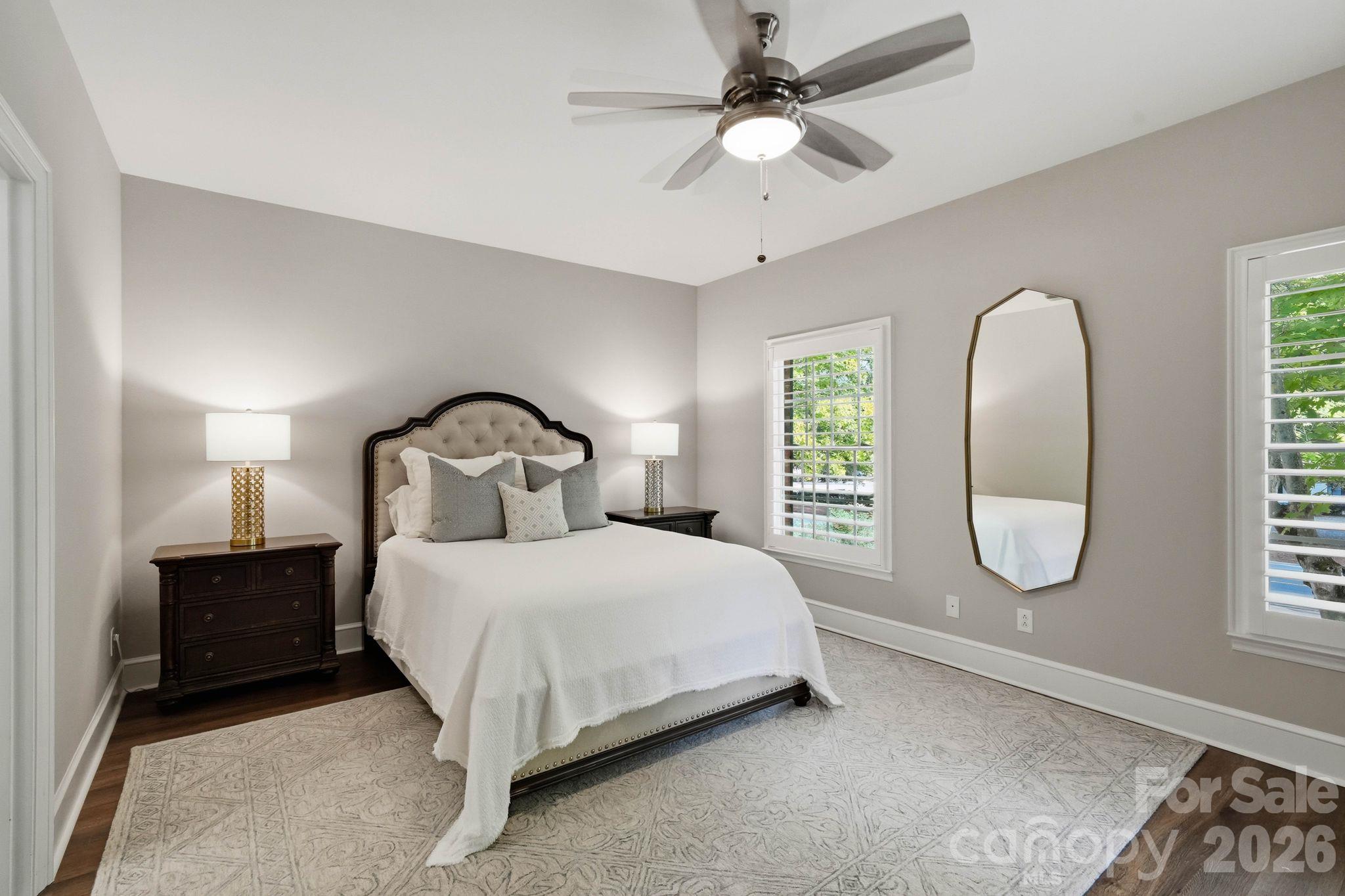 2432 Selwyn Avenue Property Photo 17