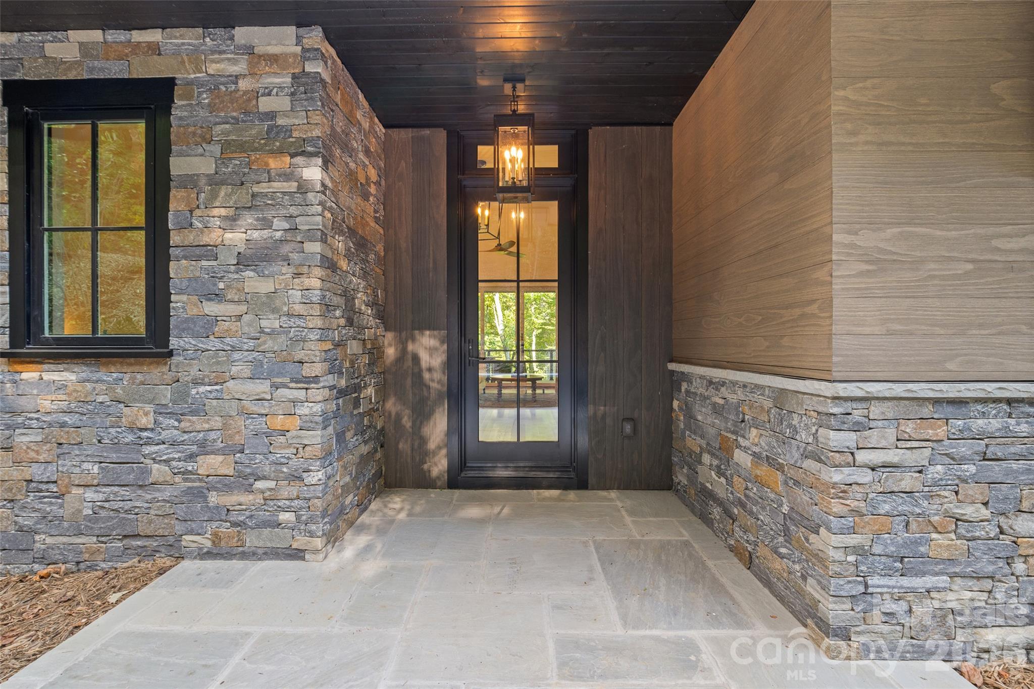 505 Barrington Drive Property Photo 3