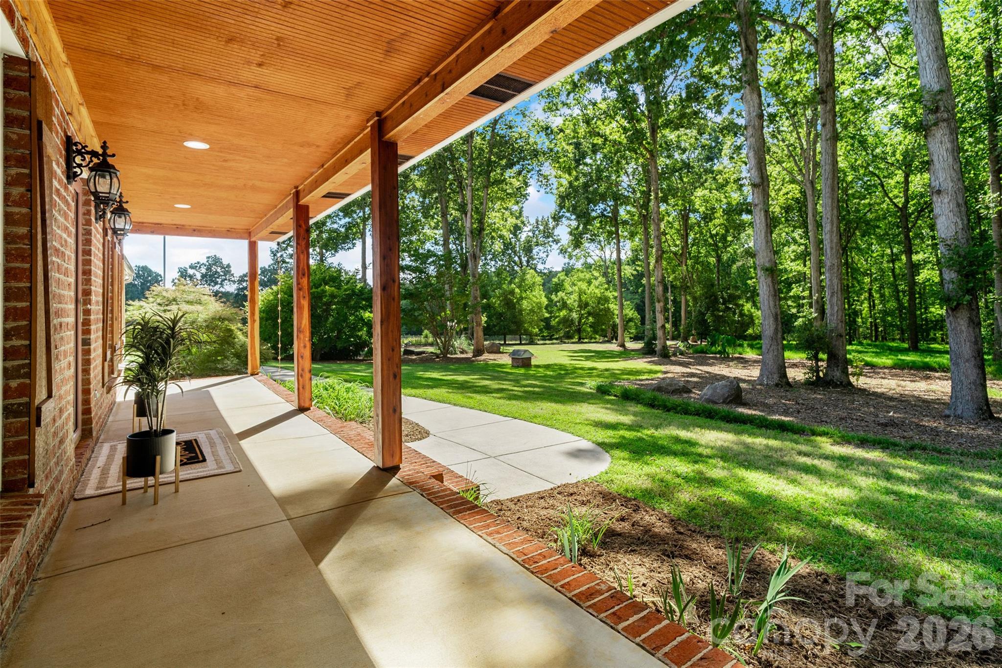 996 Beamguard Road Property Photo 4