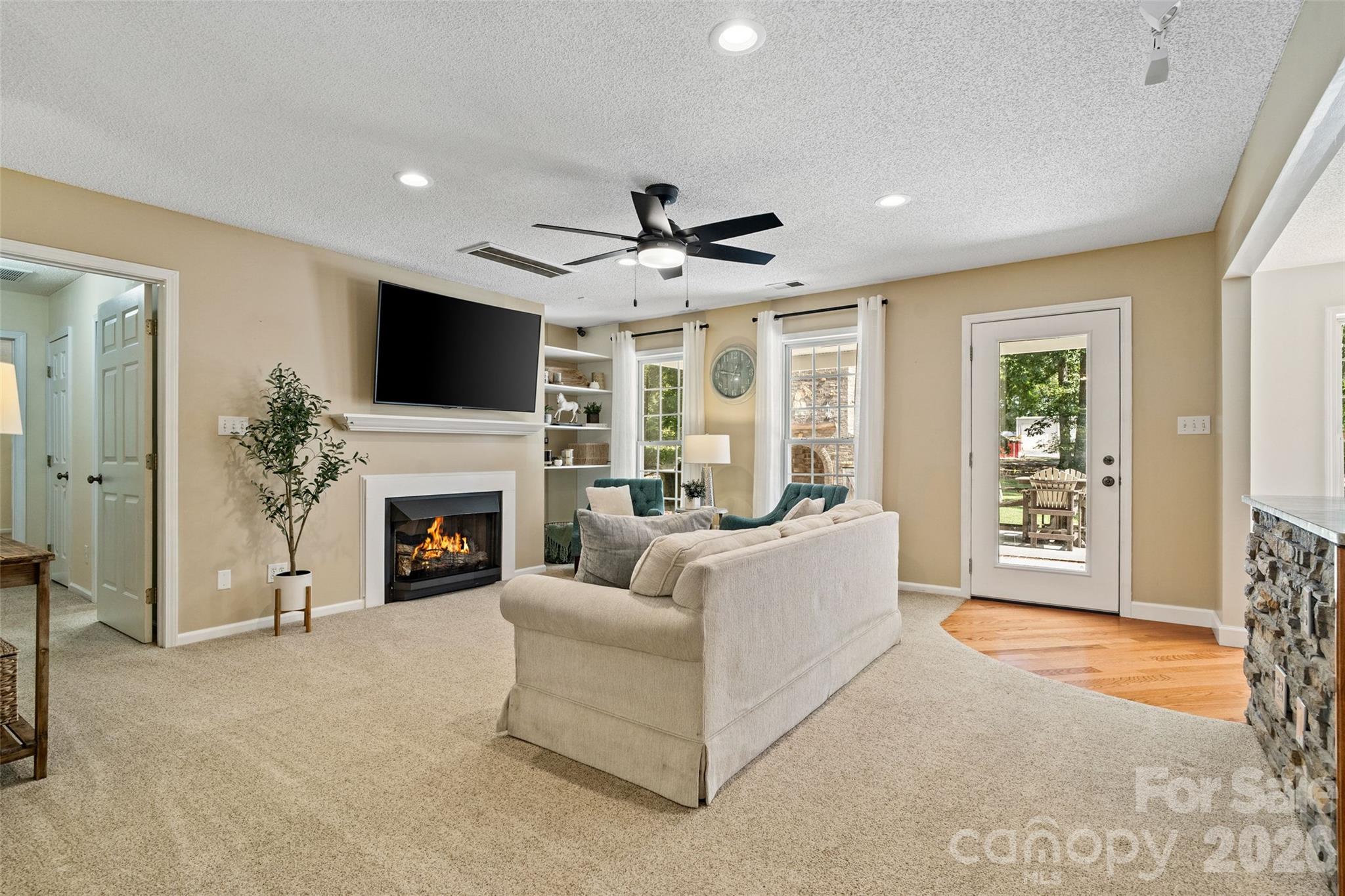 996 Beamguard Road Property Photo 7