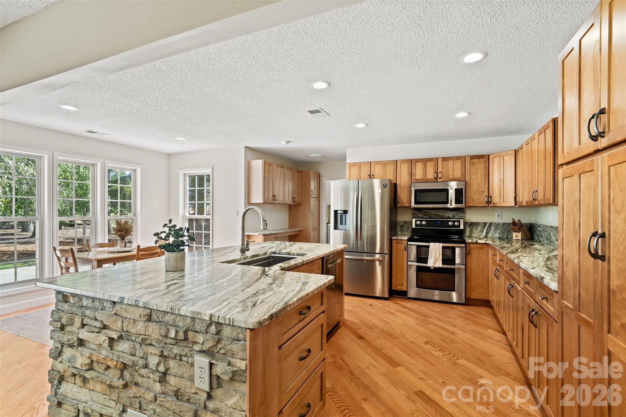 996 Beamguard Road Property Photo 9