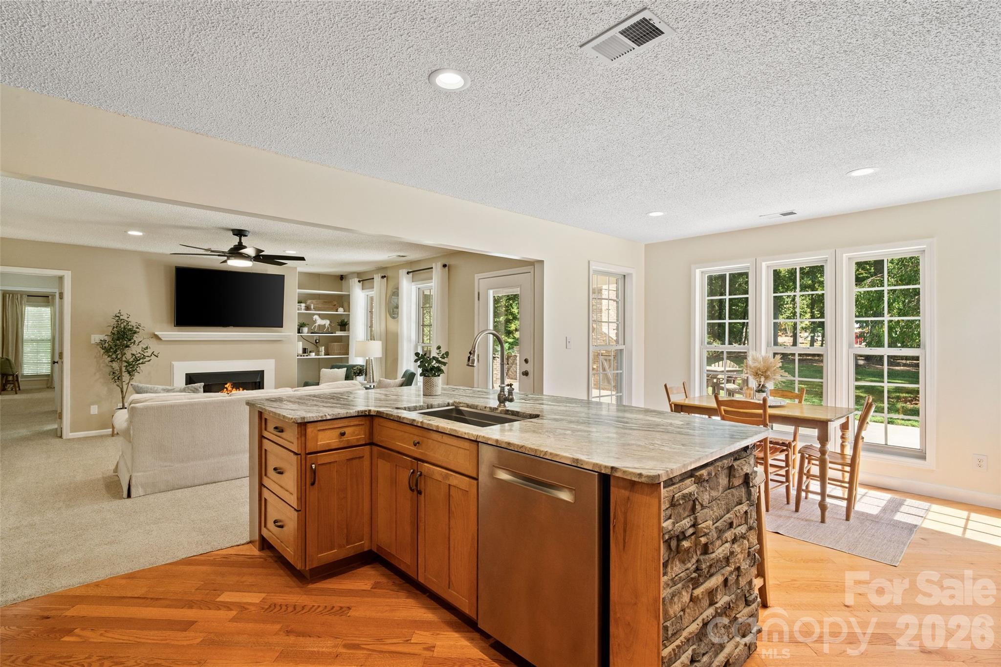 996 Beamguard Road Property Photo 11