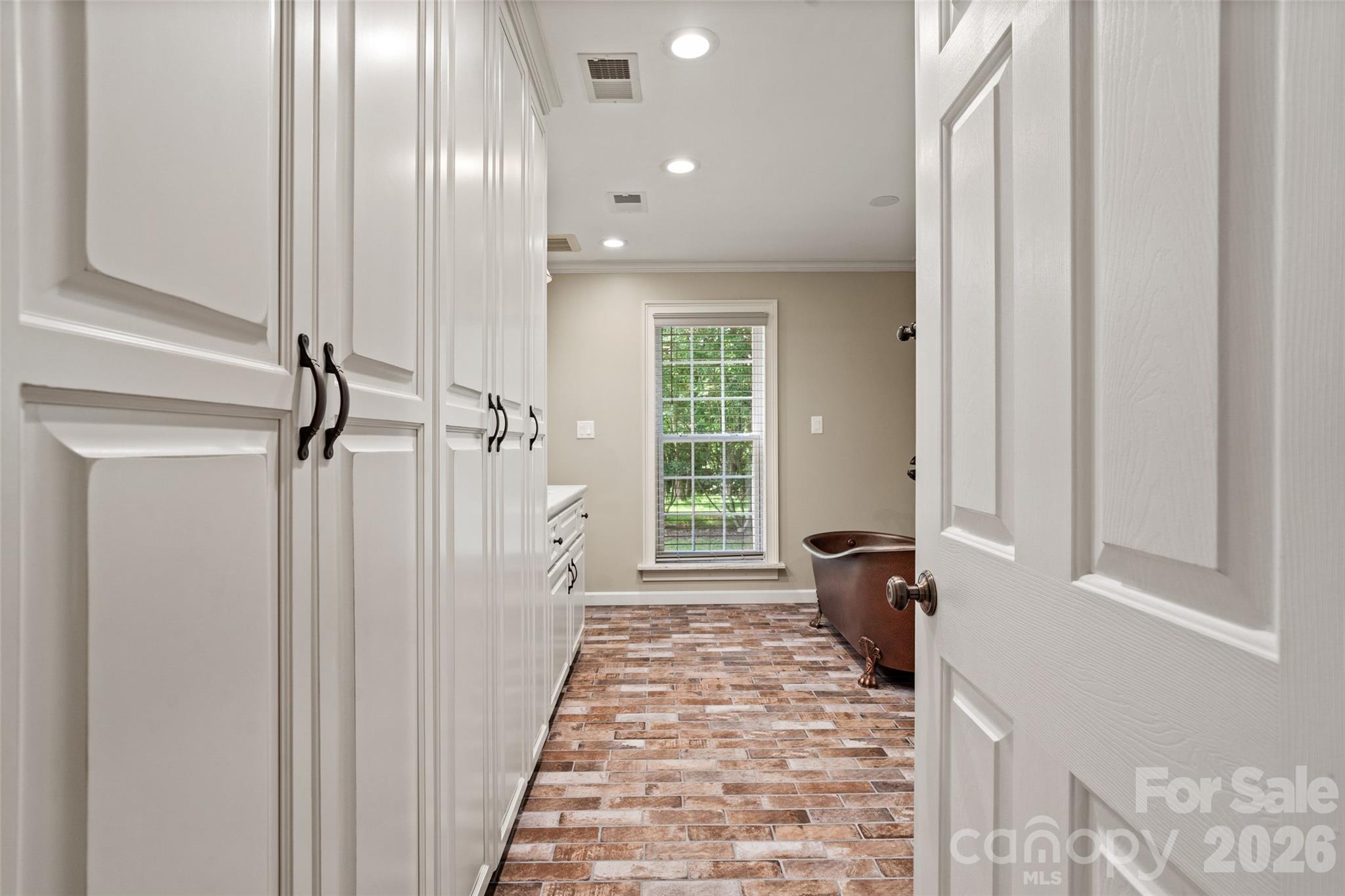 996 Beamguard Road Property Photo 16