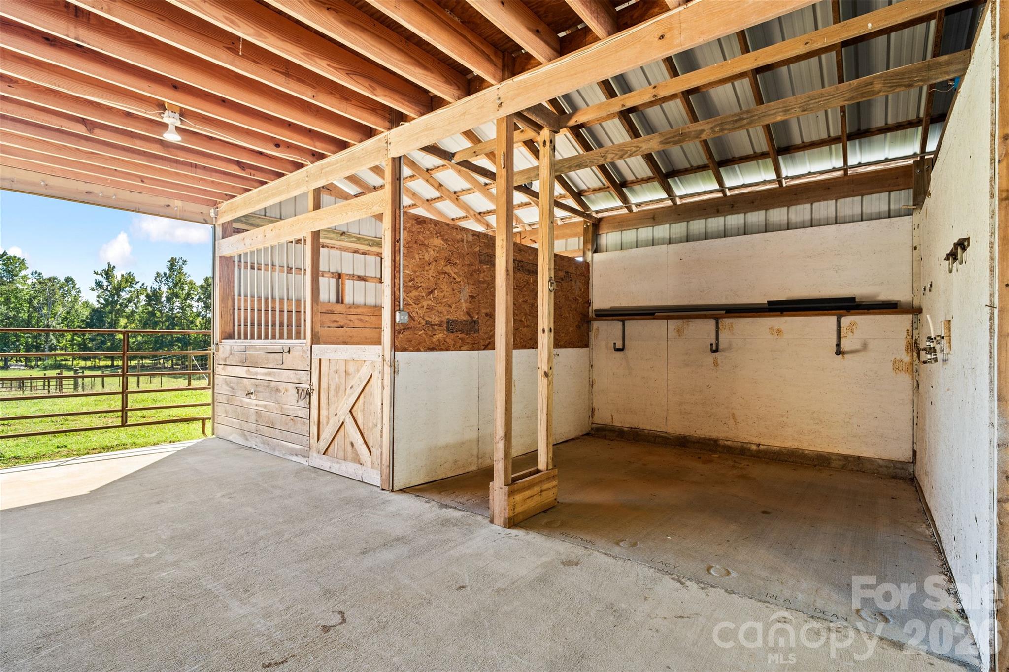996 Beamguard Road Property Photo 38