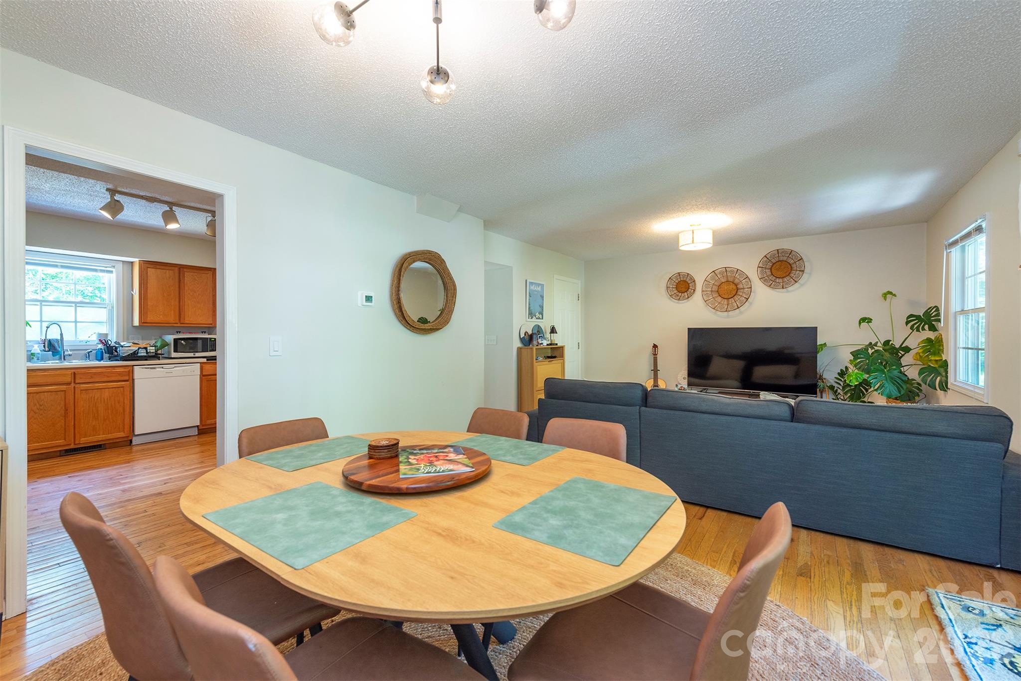 17 Castle Street Property Photo 5