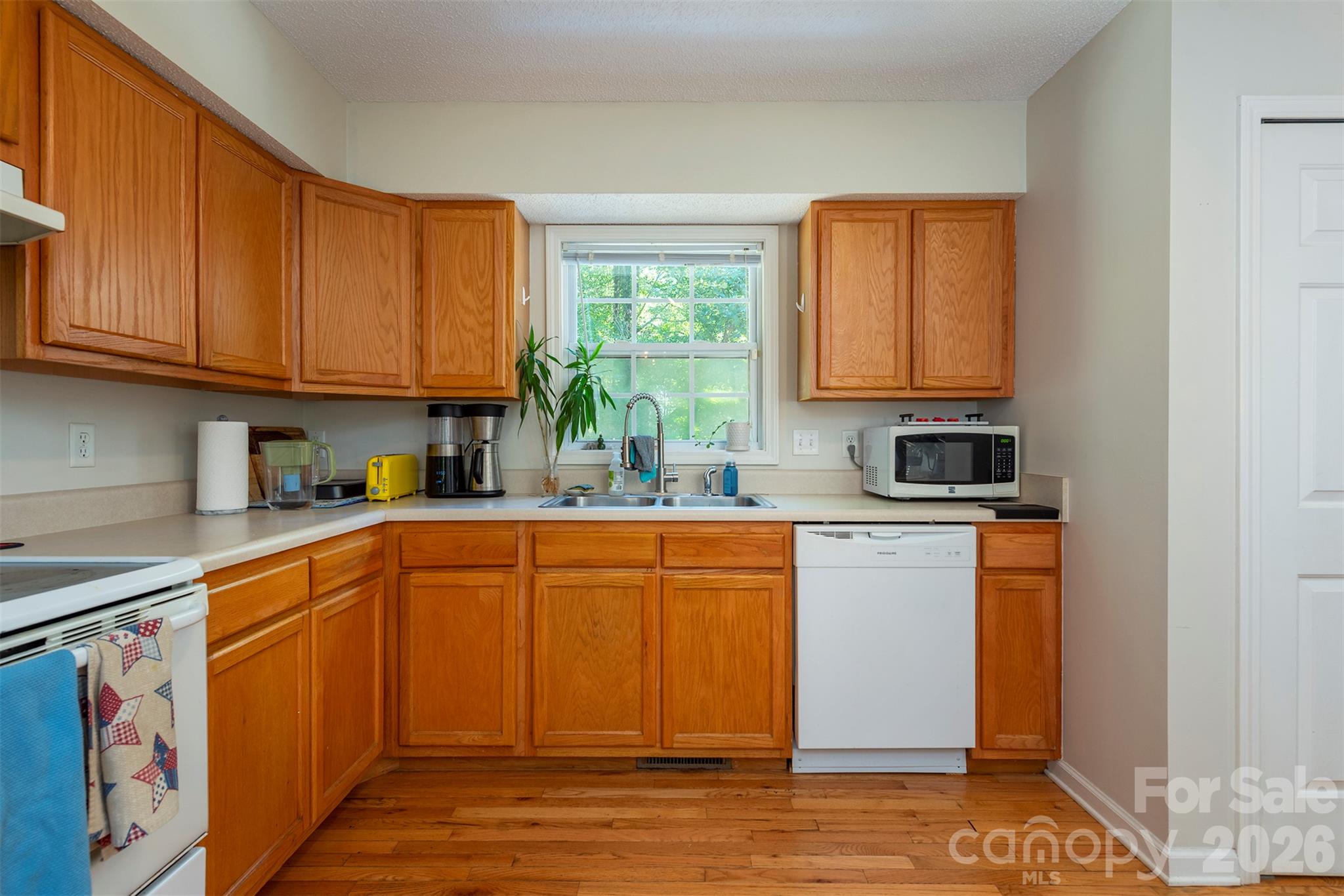 17 Castle Street Property Photo 6