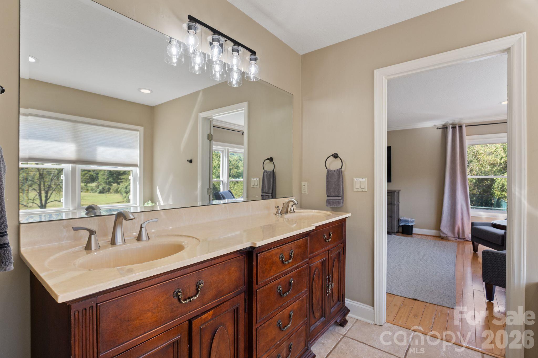 422 Crooked Creek Road Property Photo 23