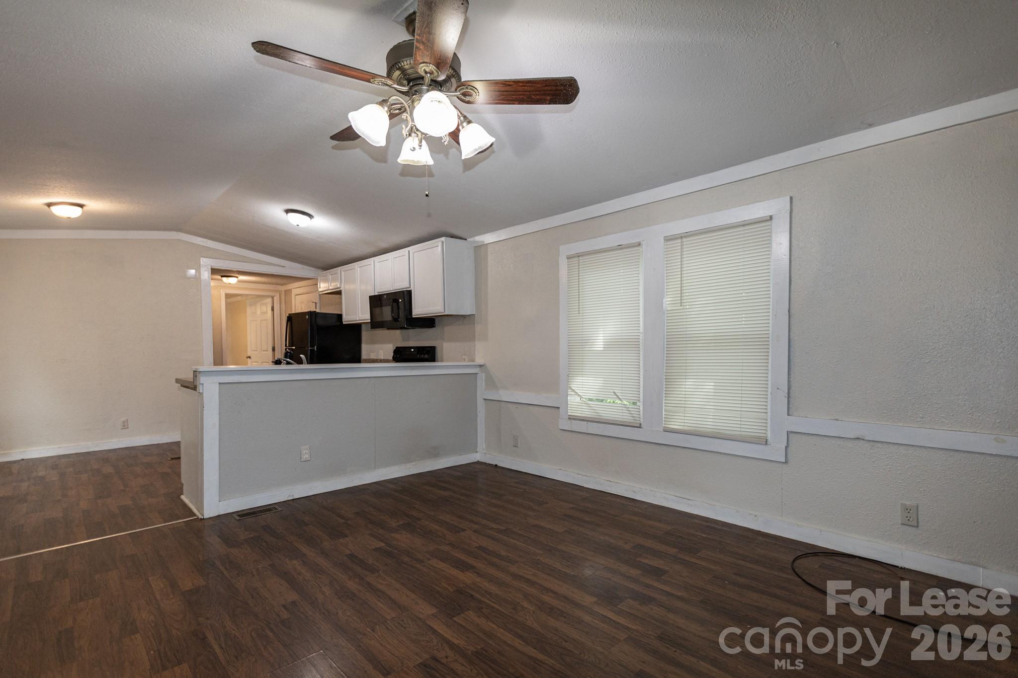 9 Red Oak Drive Property Photo 4