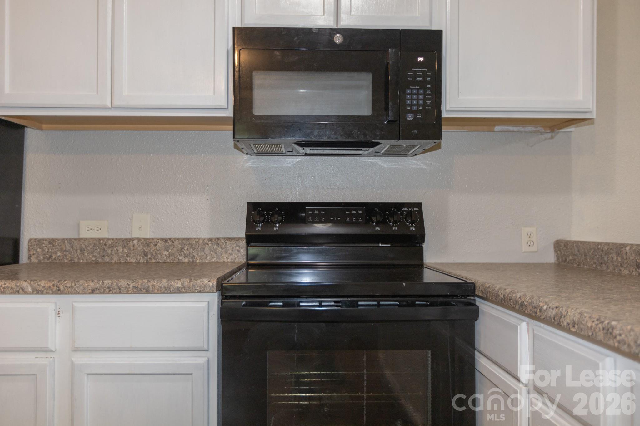 9 Red Oak Drive Property Photo 6