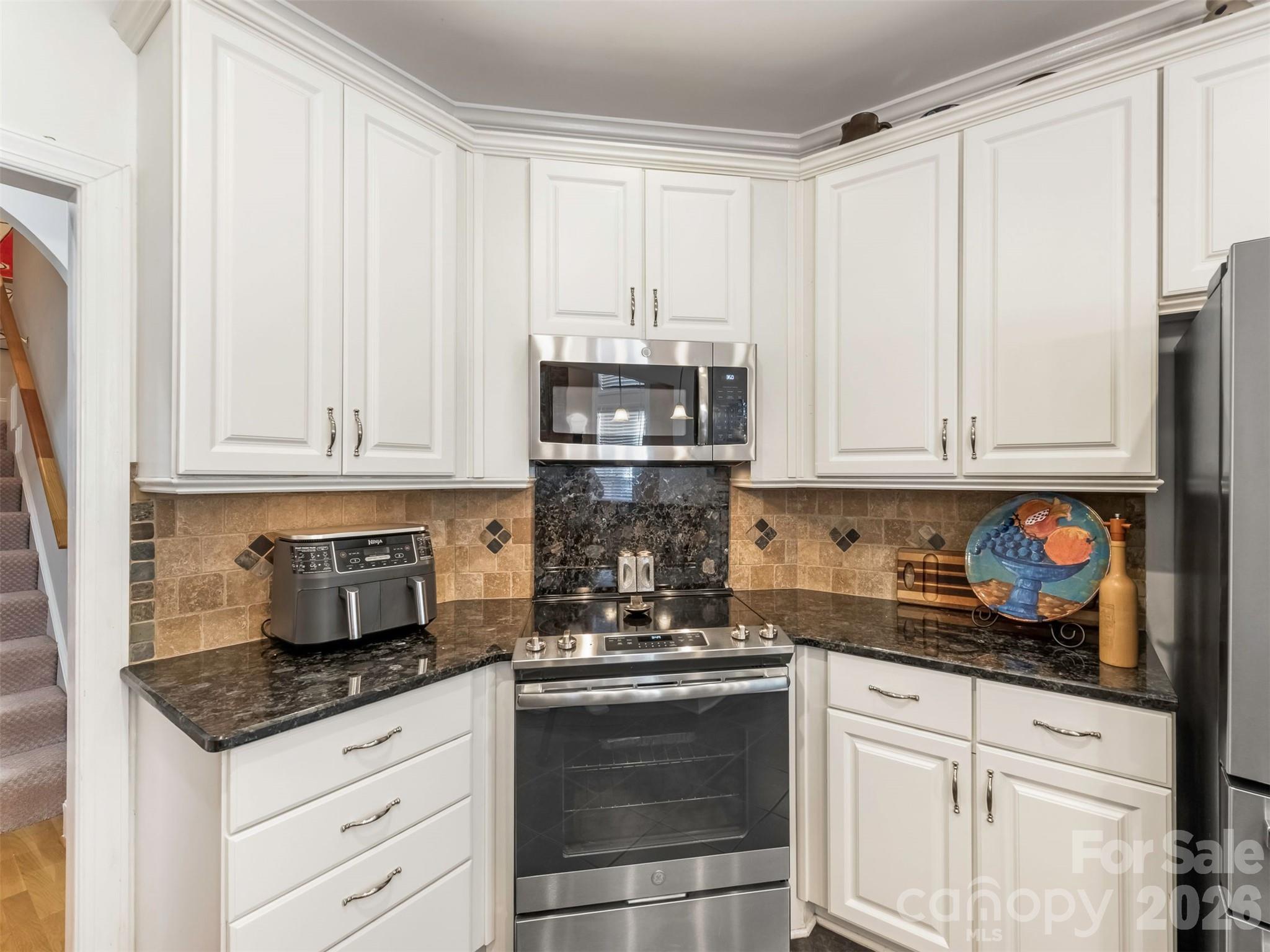 714 Corinthian Place Property Photo 6