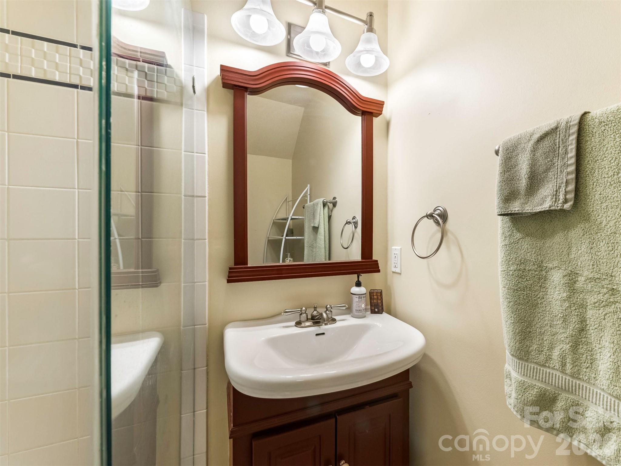 714 Corinthian Place Property Photo 23
