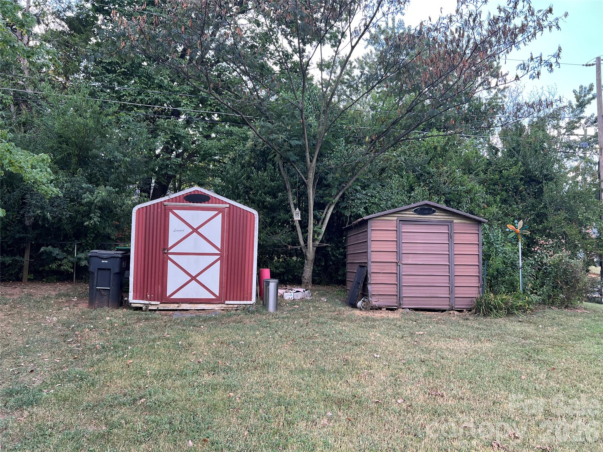 8100 Carrolwood Drive Property Photo 4
