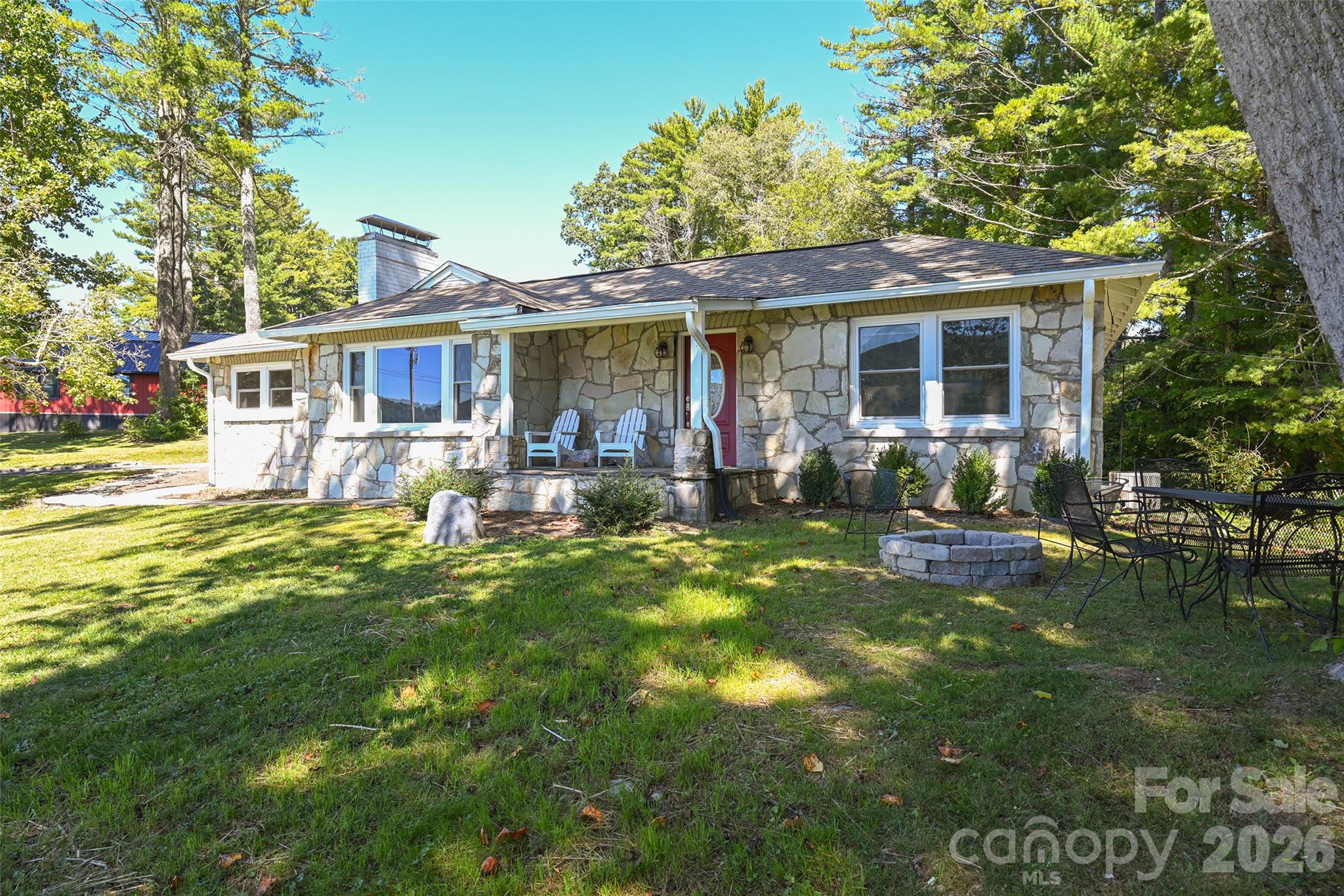 390 Sokassa Road Property Photo 2