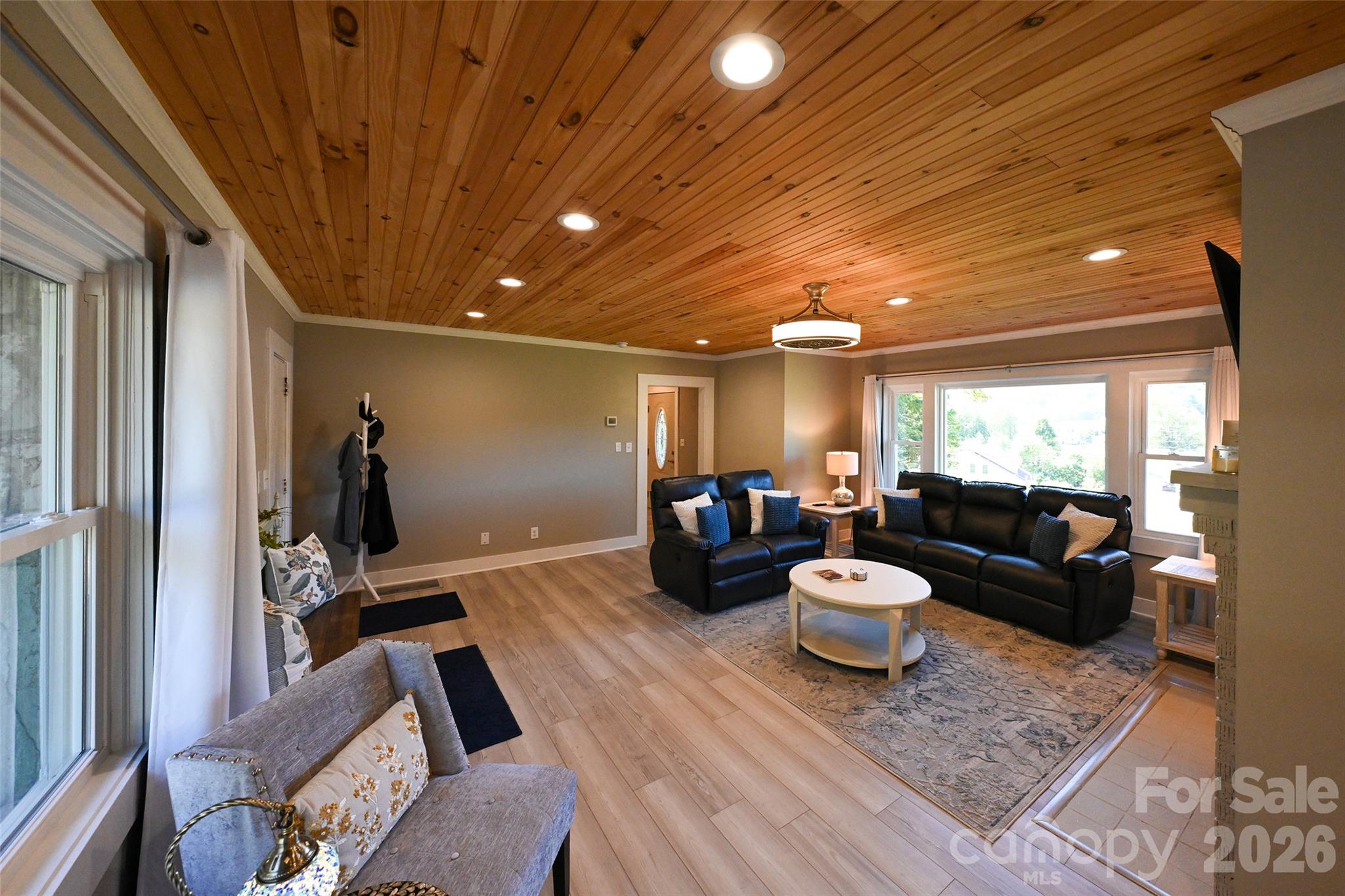 390 Sokassa Road Property Photo 12
