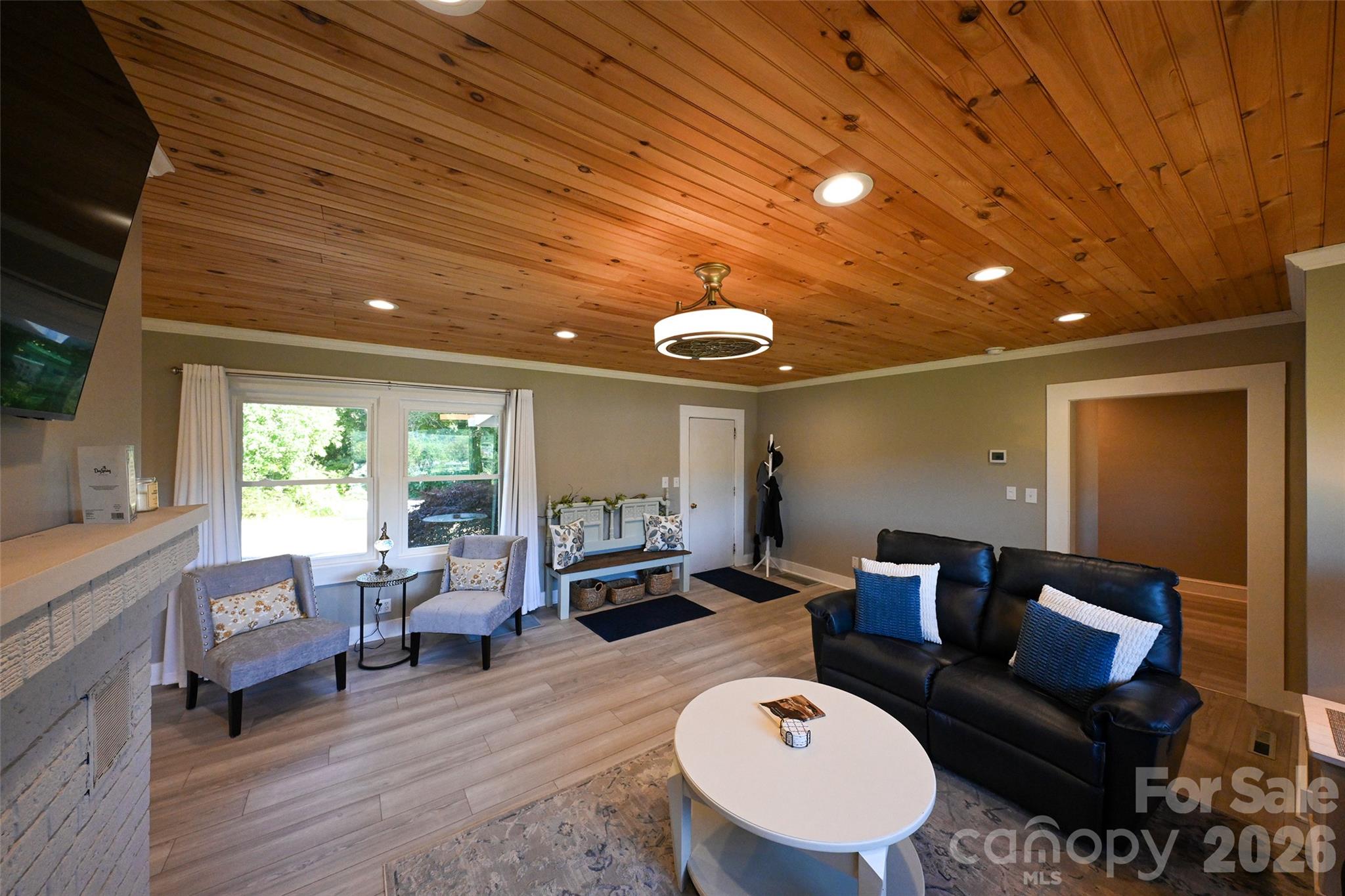 390 Sokassa Road Property Photo 15