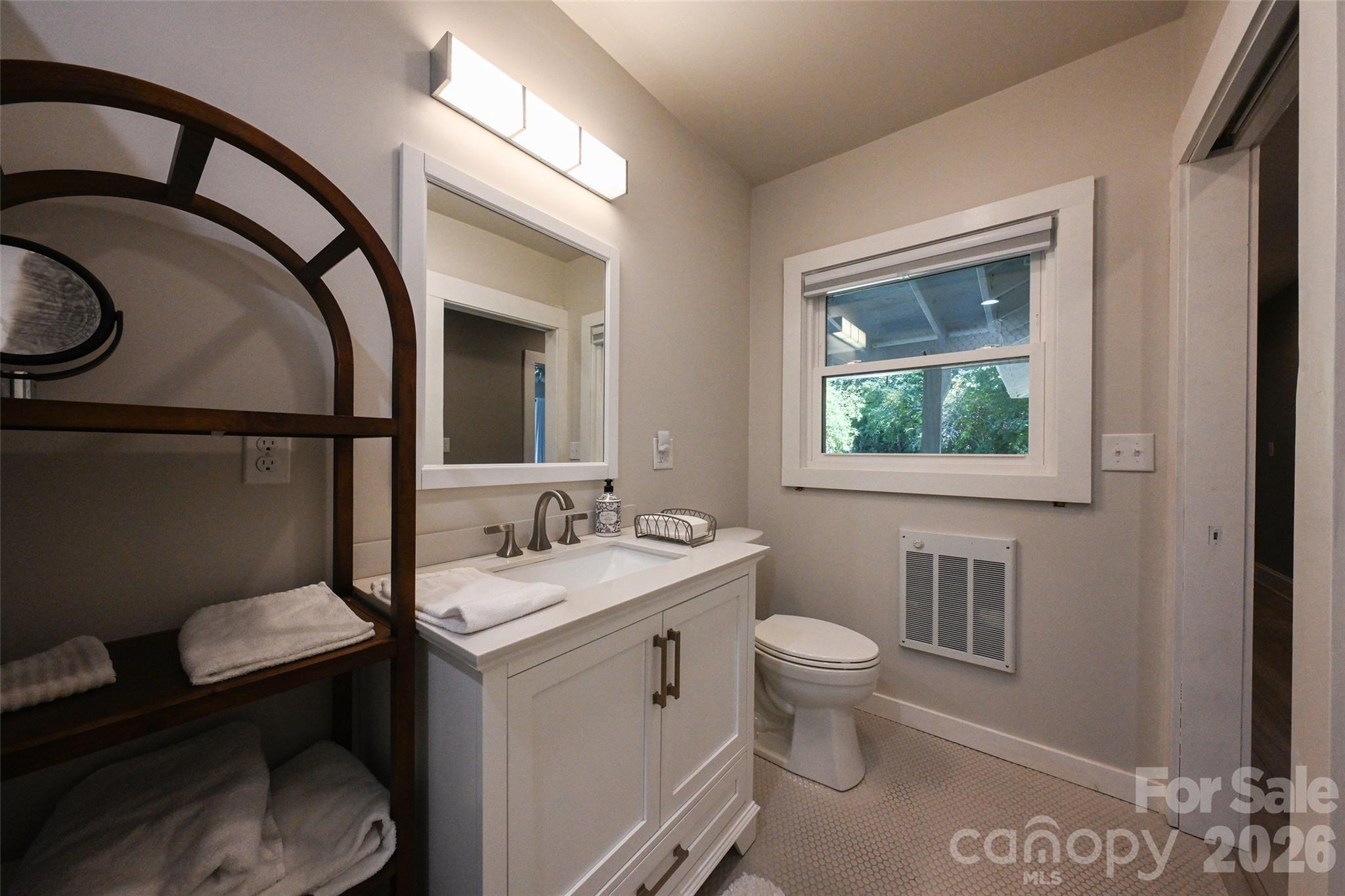 390 Sokassa Road Property Photo 26