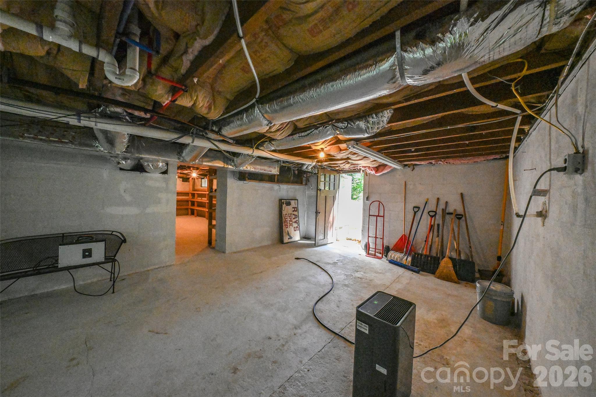 390 Sokassa Road Property Photo 37