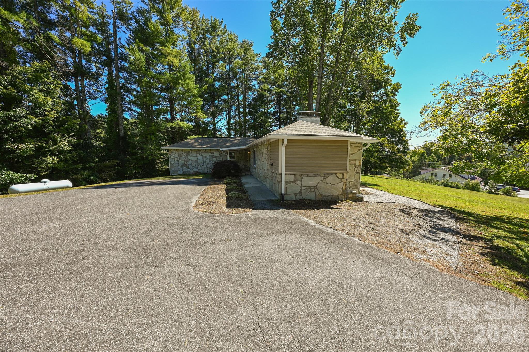 390 Sokassa Road Property Photo 42
