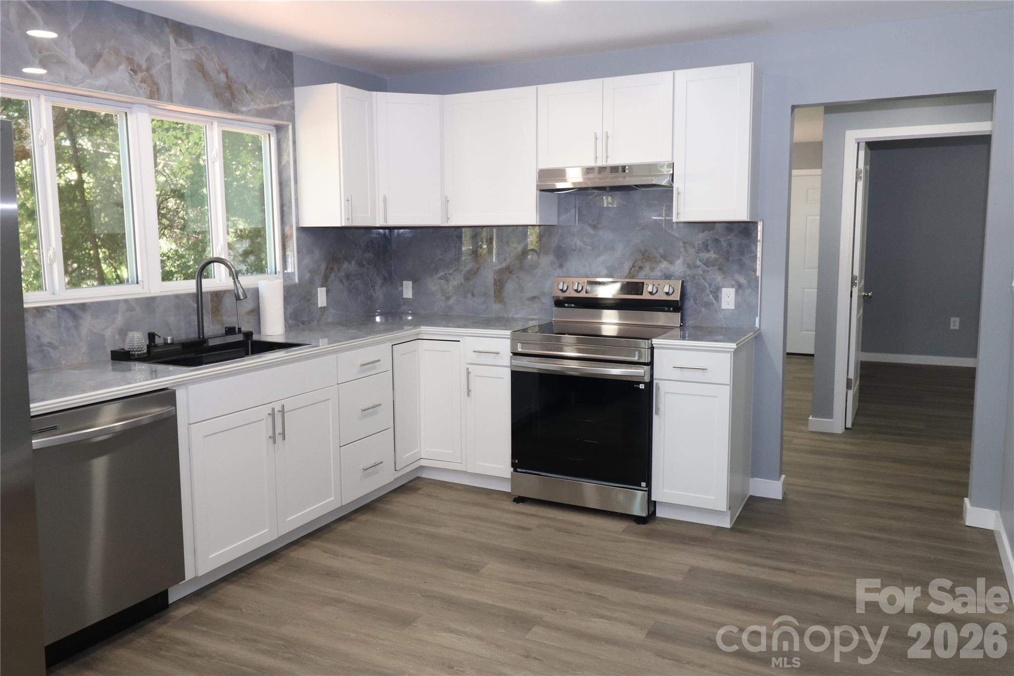 78 Parrish Place Property Photo 2