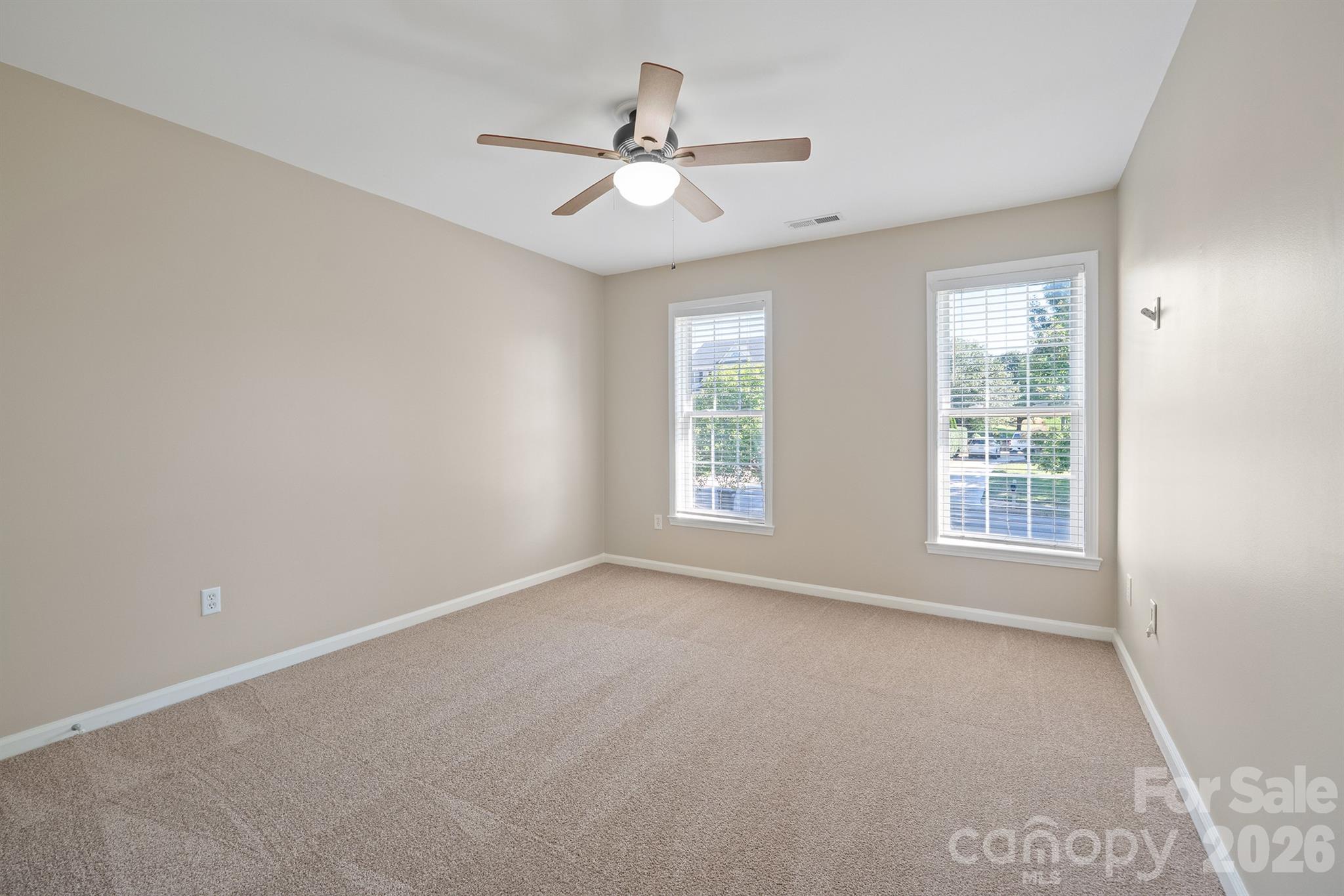 110 Fox Den Circle Property Photo 3