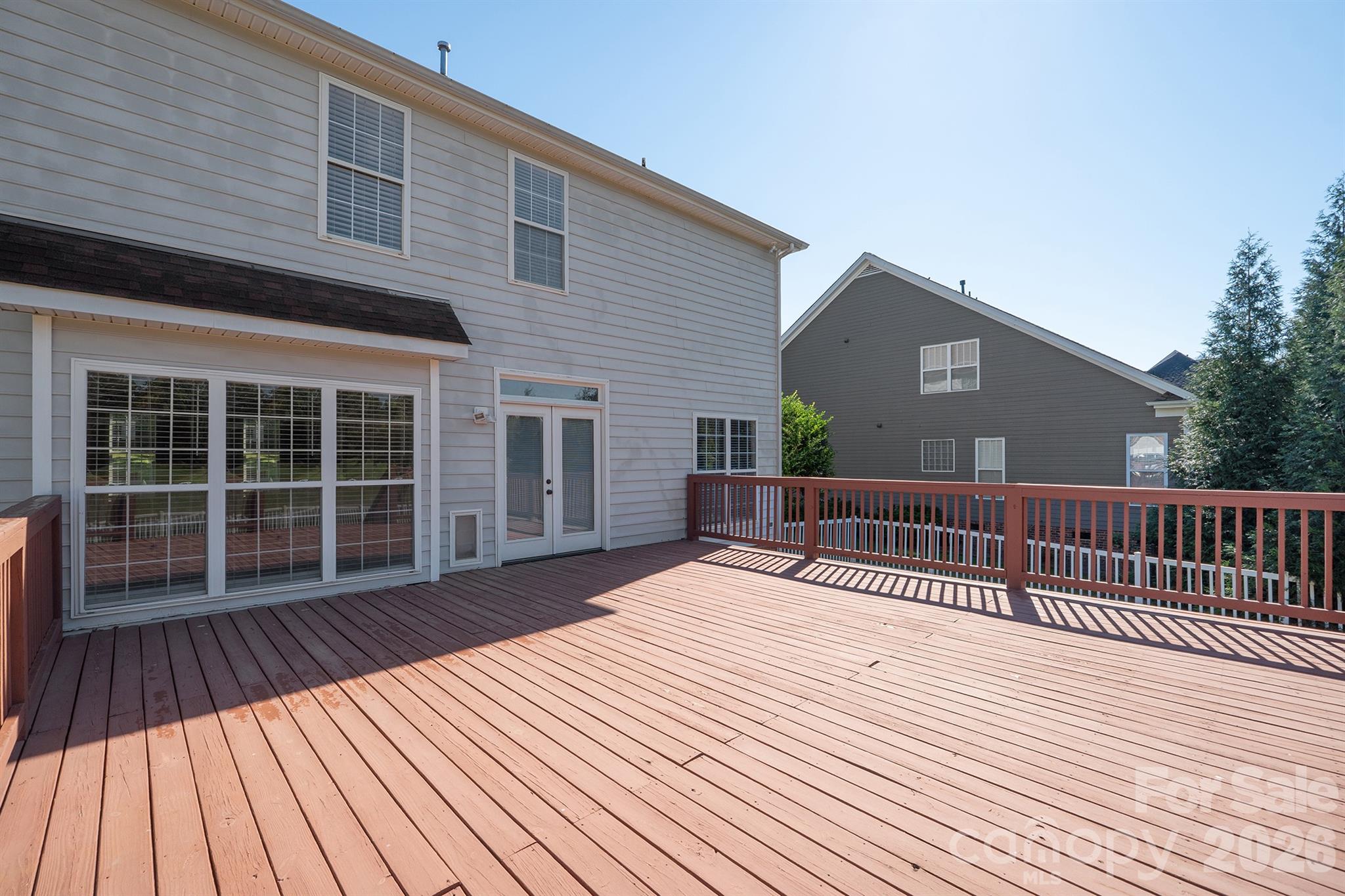 110 Fox Den Circle Property Photo 3