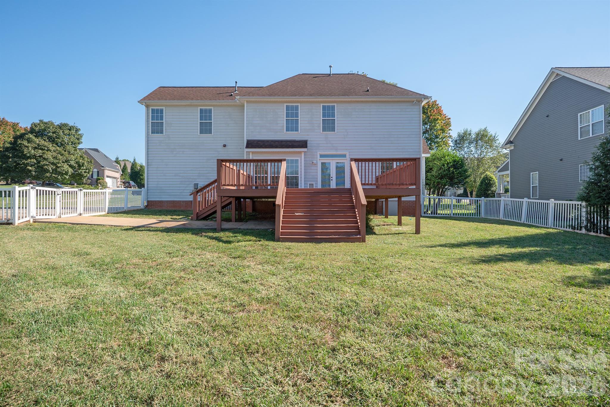 110 Fox Den Circle Property Photo 15