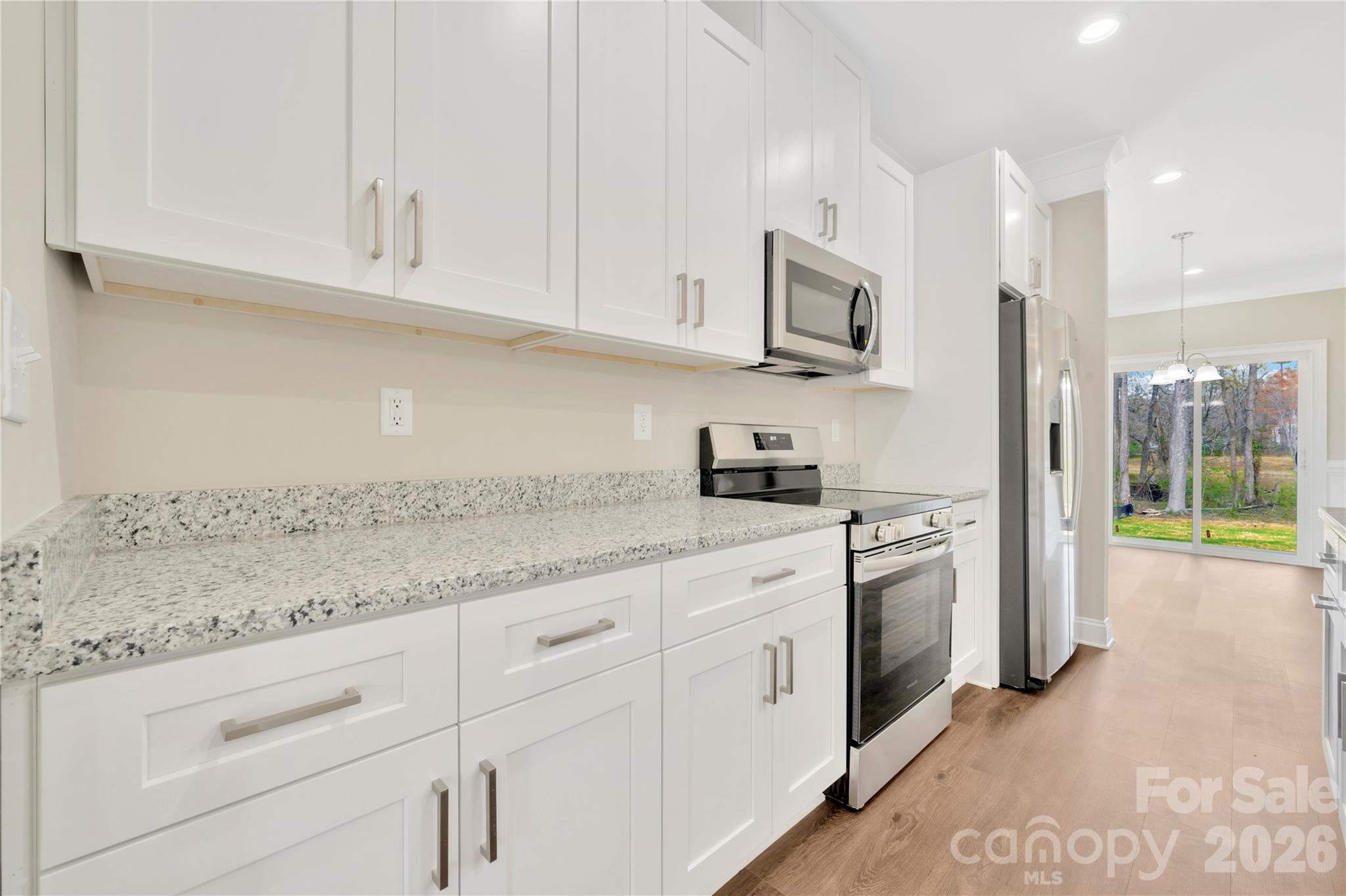452 Dawn Circle 285-286 Property Photo 7