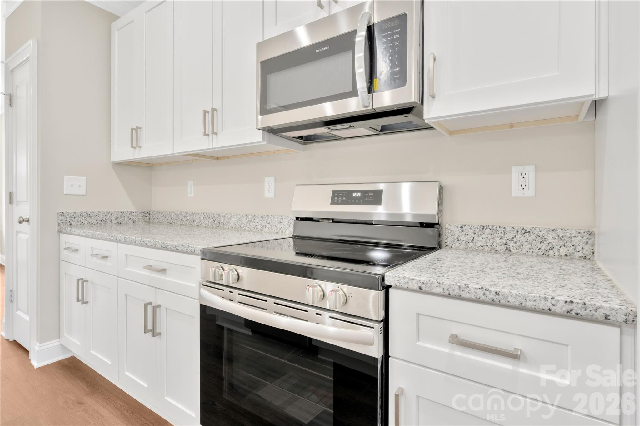 452 Dawn Circle 285-286 Property Photo 9