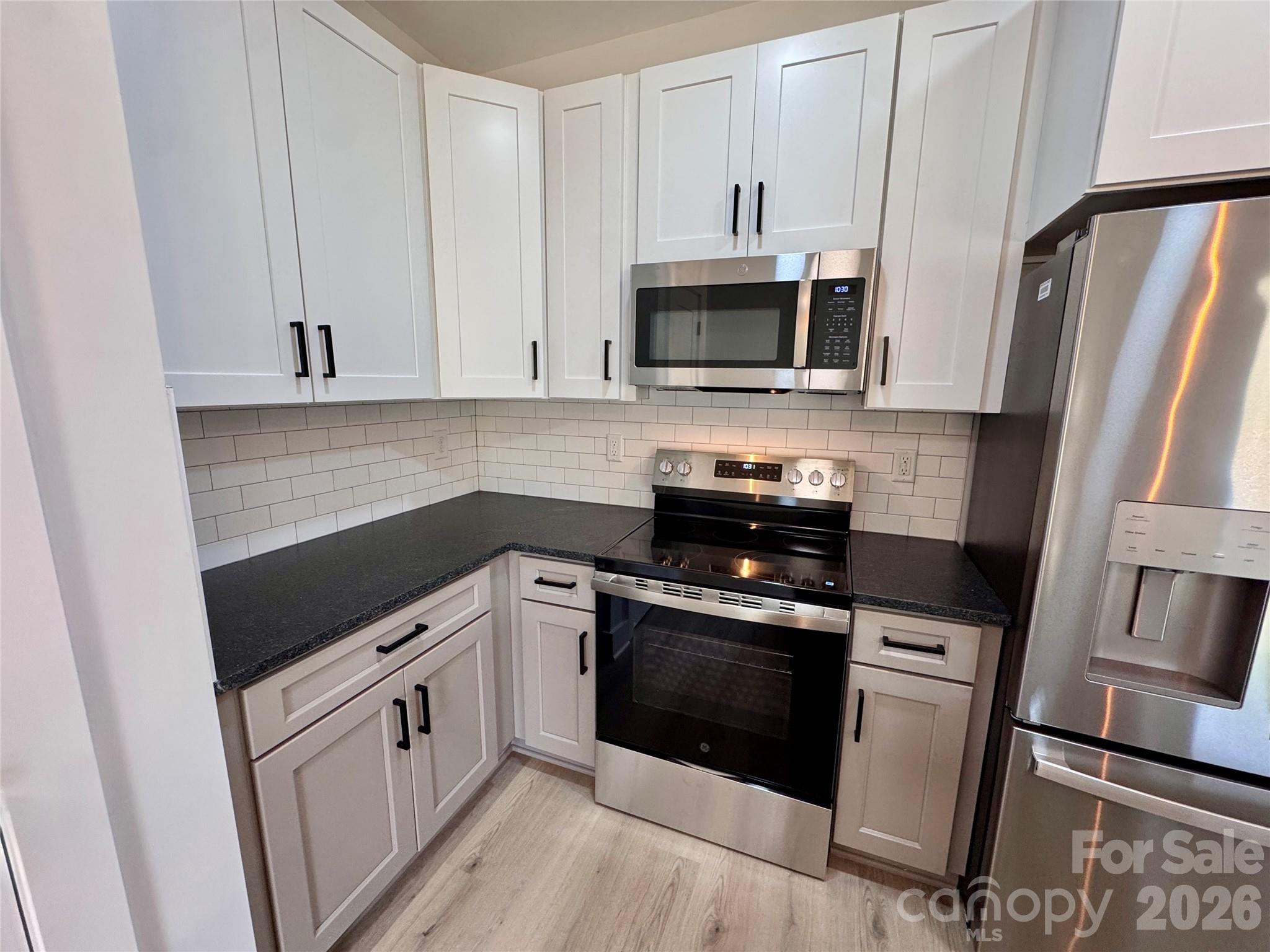 606 E Robinson Street Property Photo 16