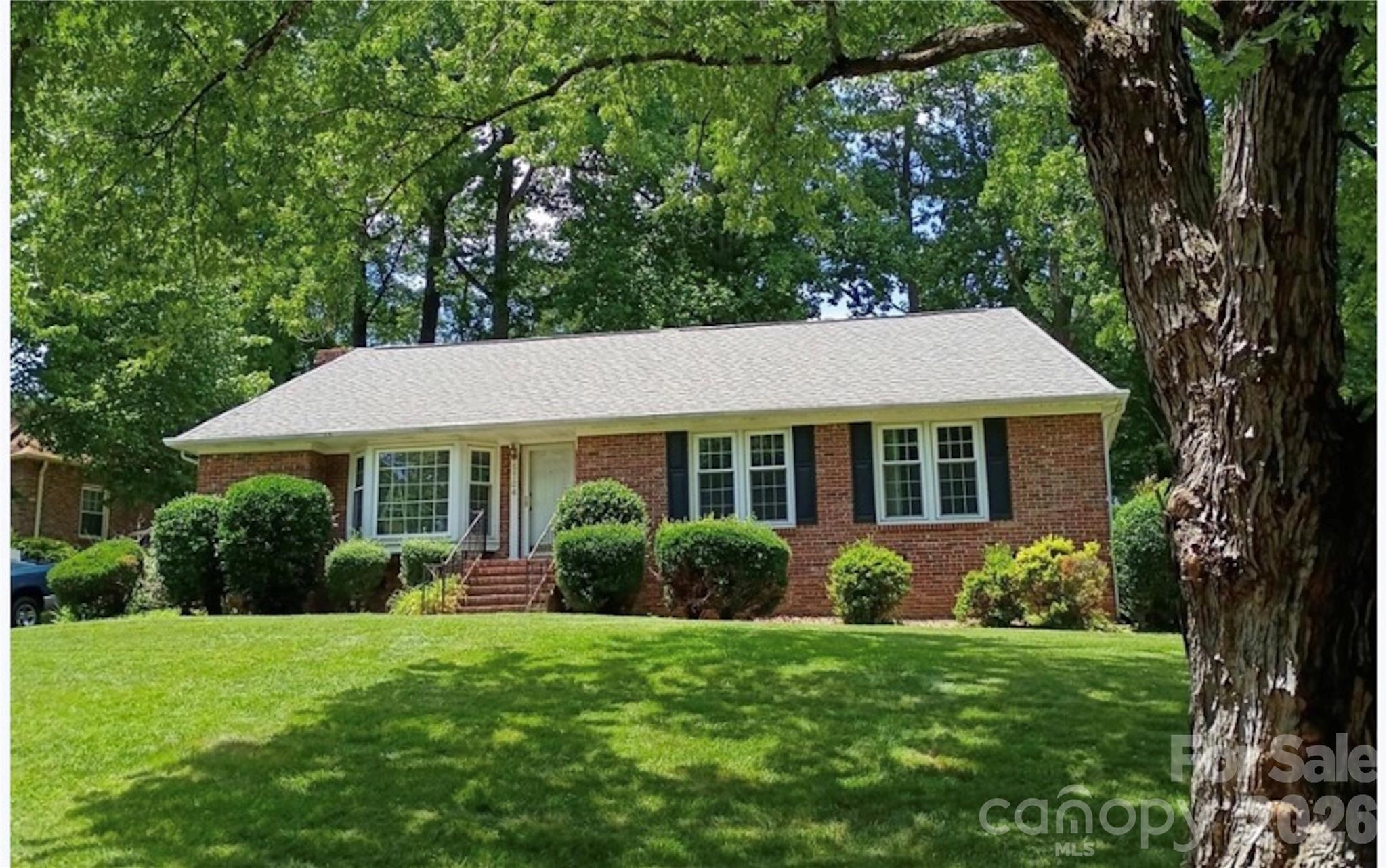 5724 Telfair Road Property Photo 1