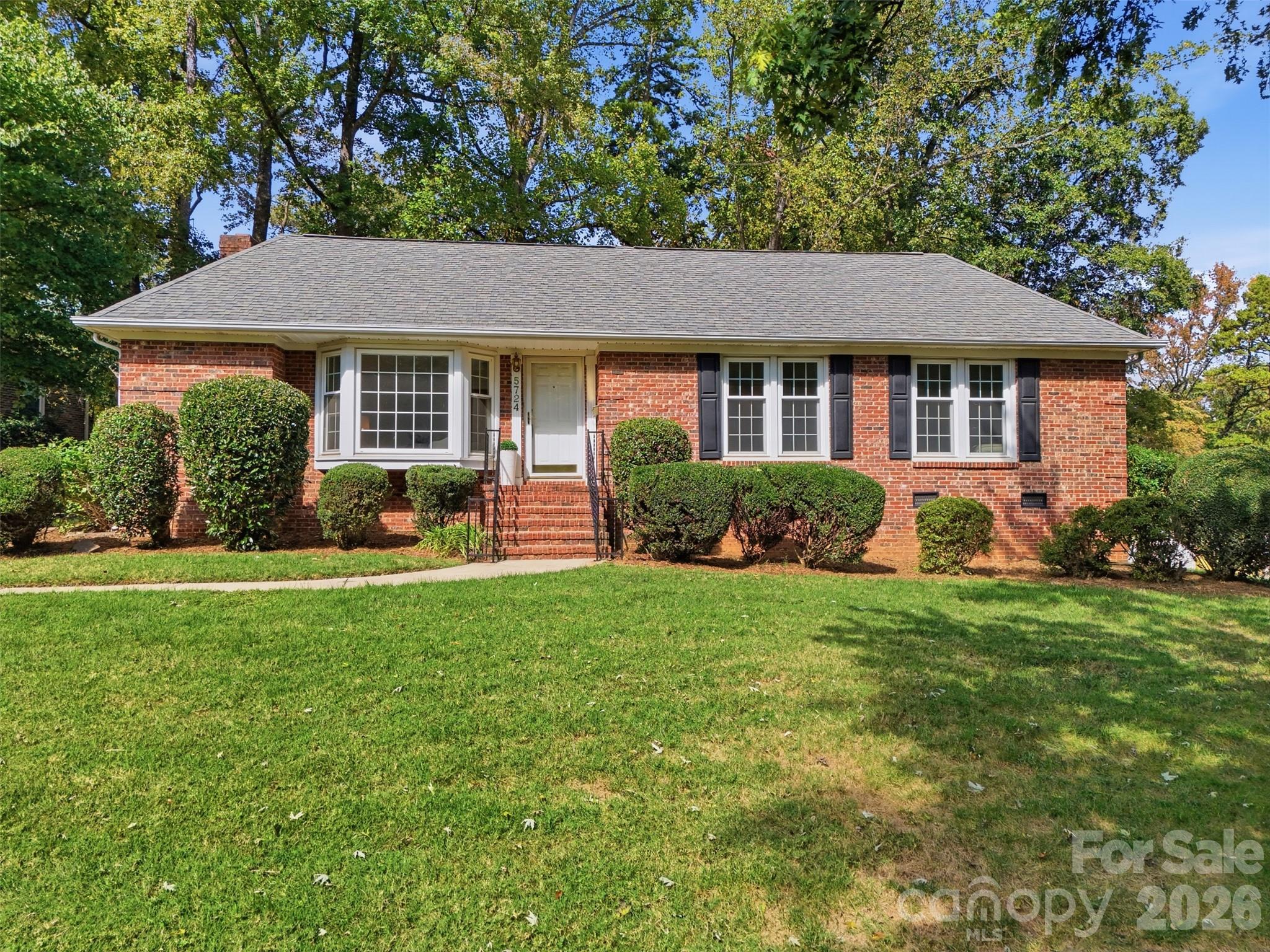 5724 Telfair Road Property Photo 1