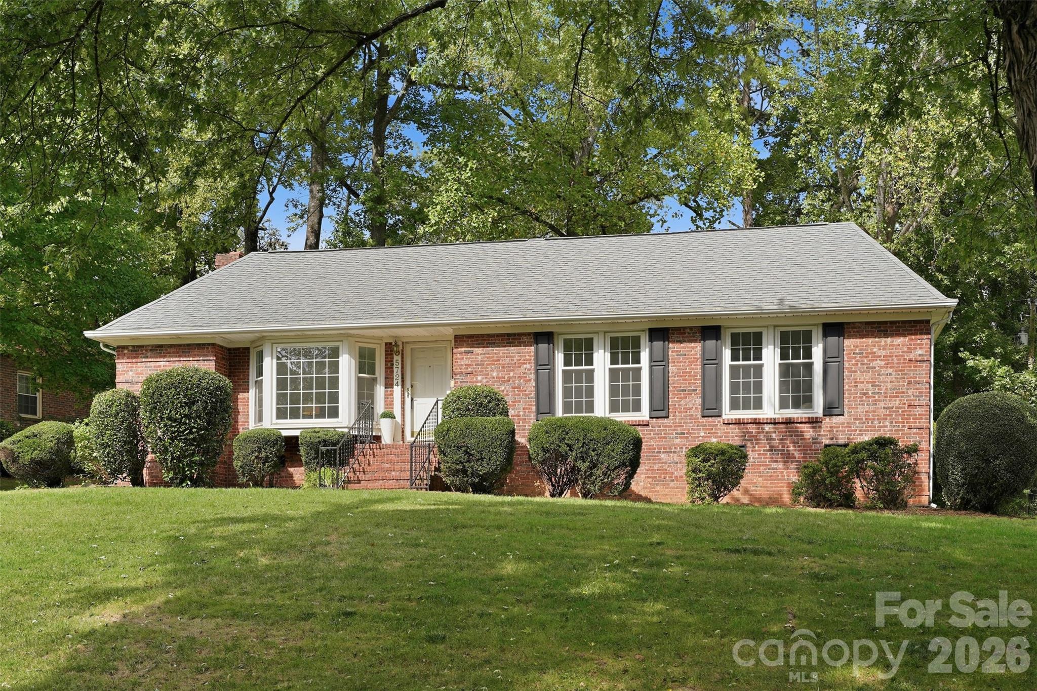 5724 Telfair Road Property Photo 2