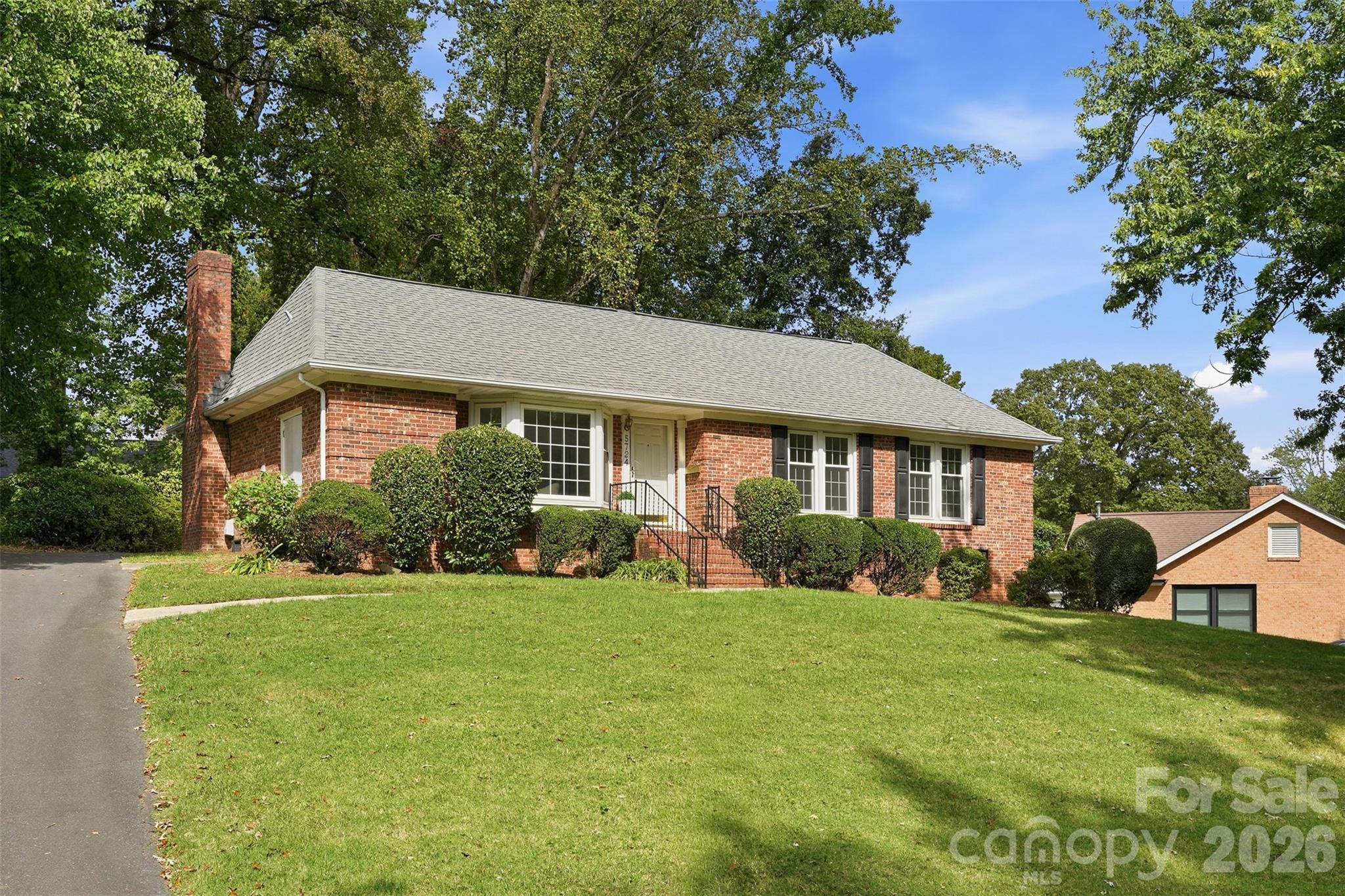 5724 Telfair Road Property Photo 4