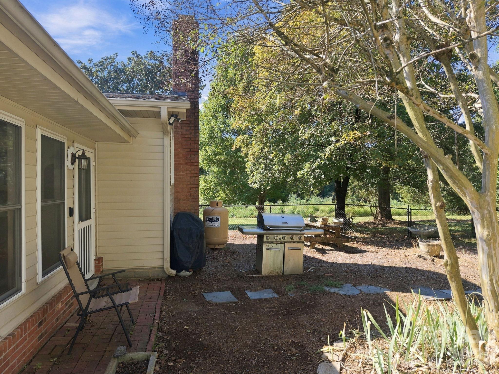 82 Henderson Street Property Photo 5