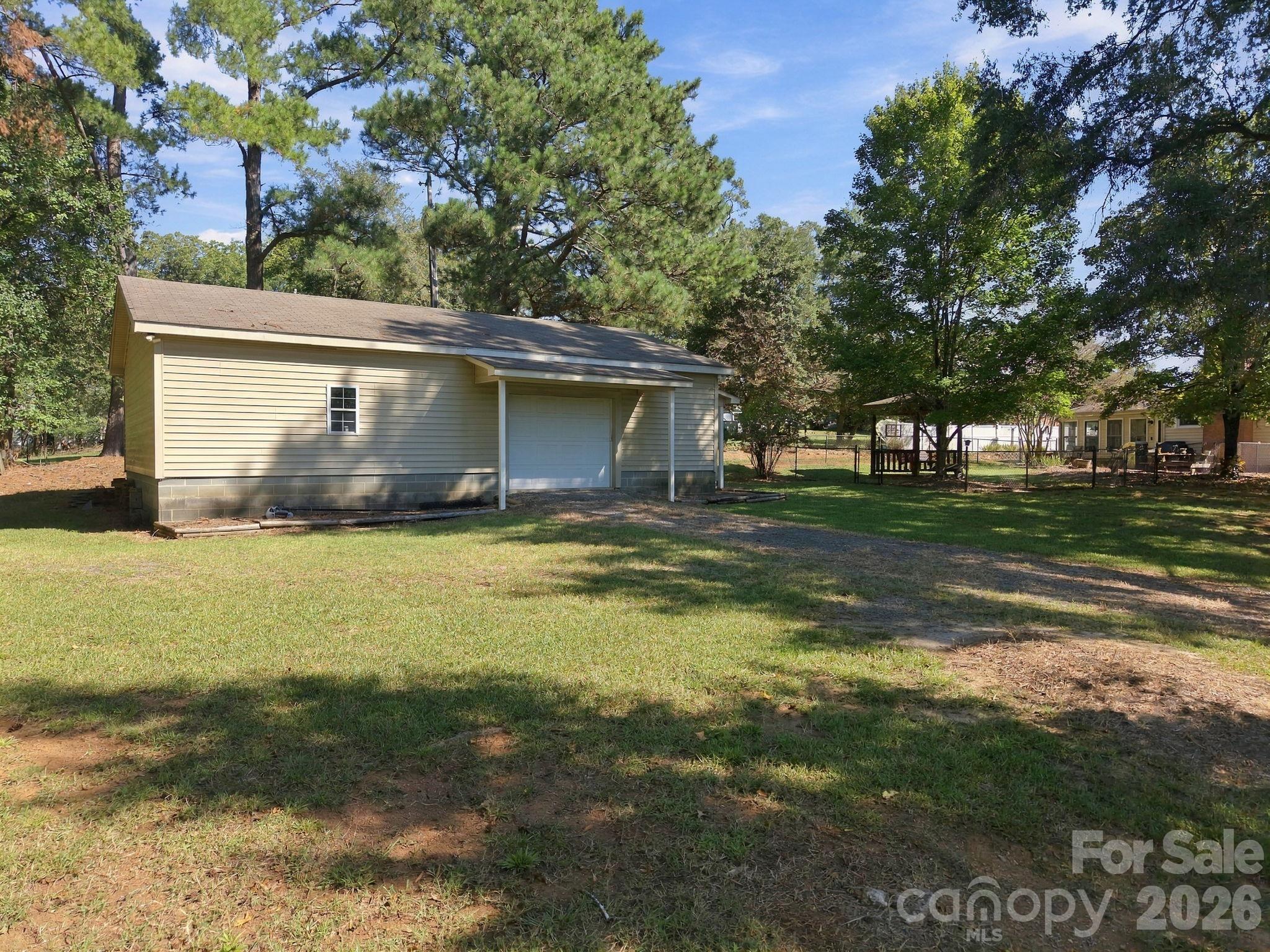 82 Henderson Street Property Photo 9