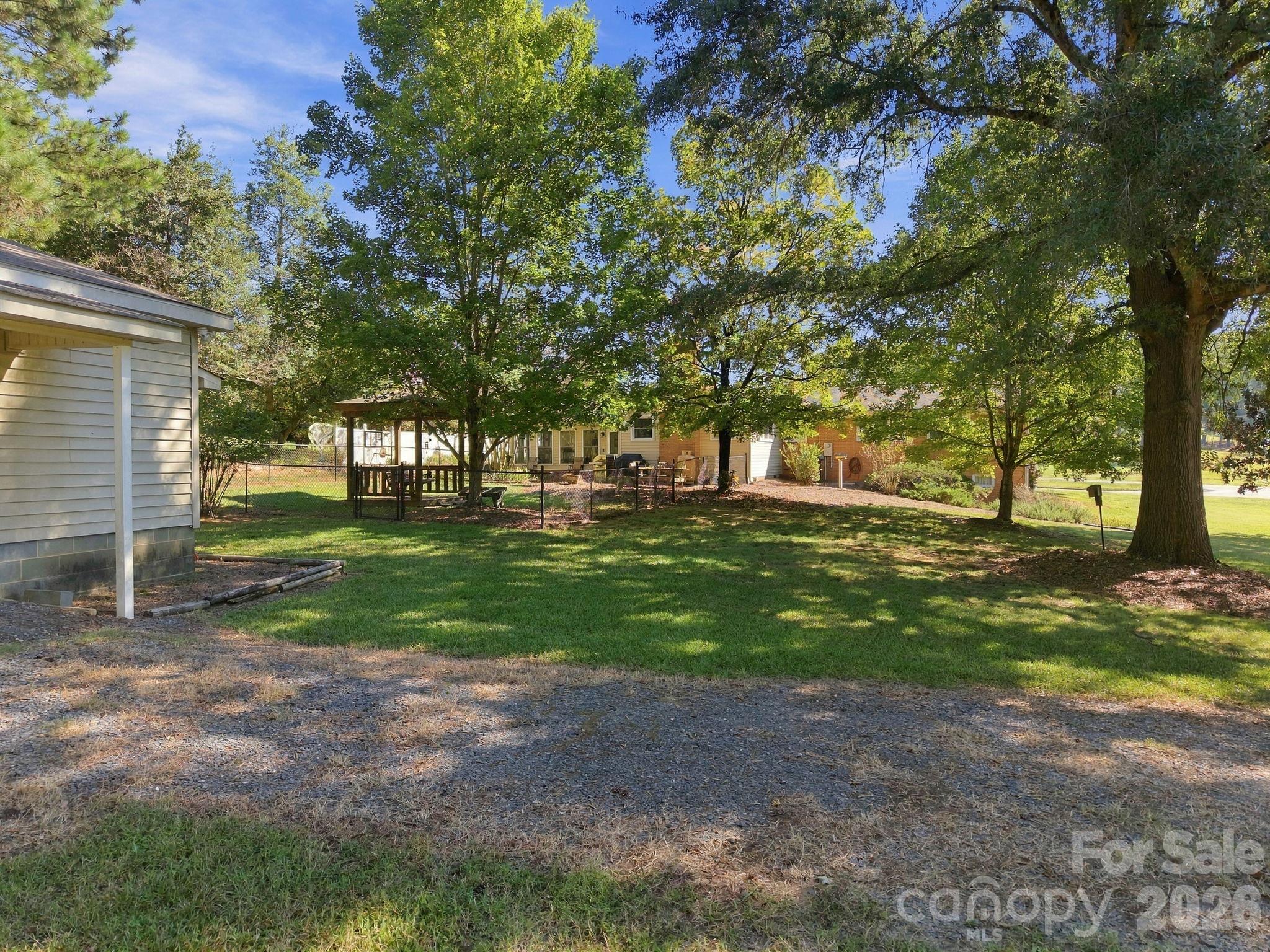 82 Henderson Street Property Photo 10