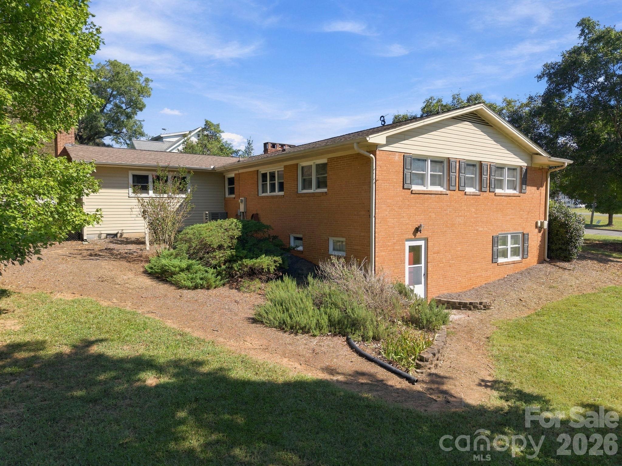 82 Henderson Street Property Photo 12