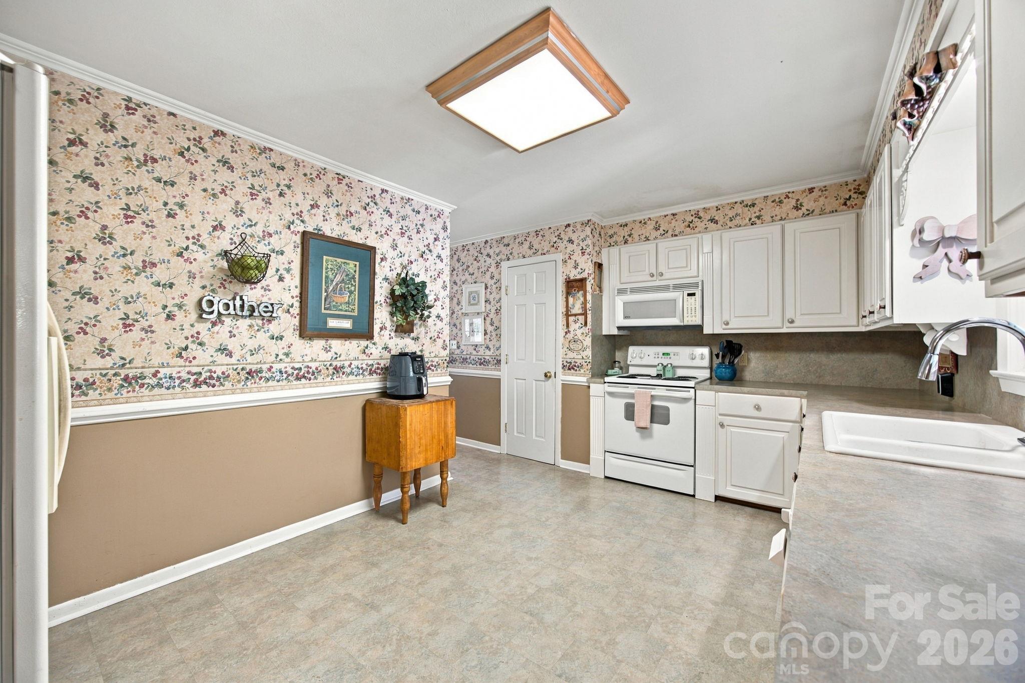 82 Henderson Street Property Photo 26