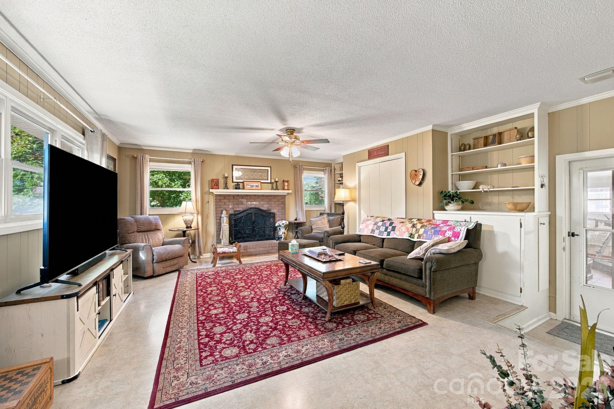 82 Henderson Street Property Photo 27