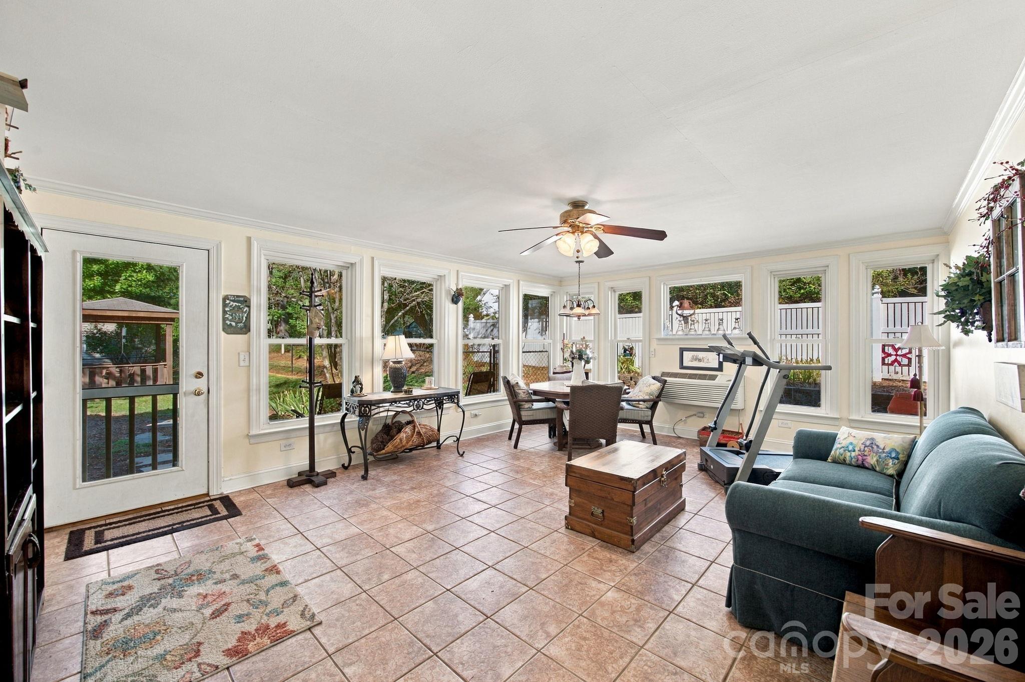 82 Henderson Street Property Photo 29